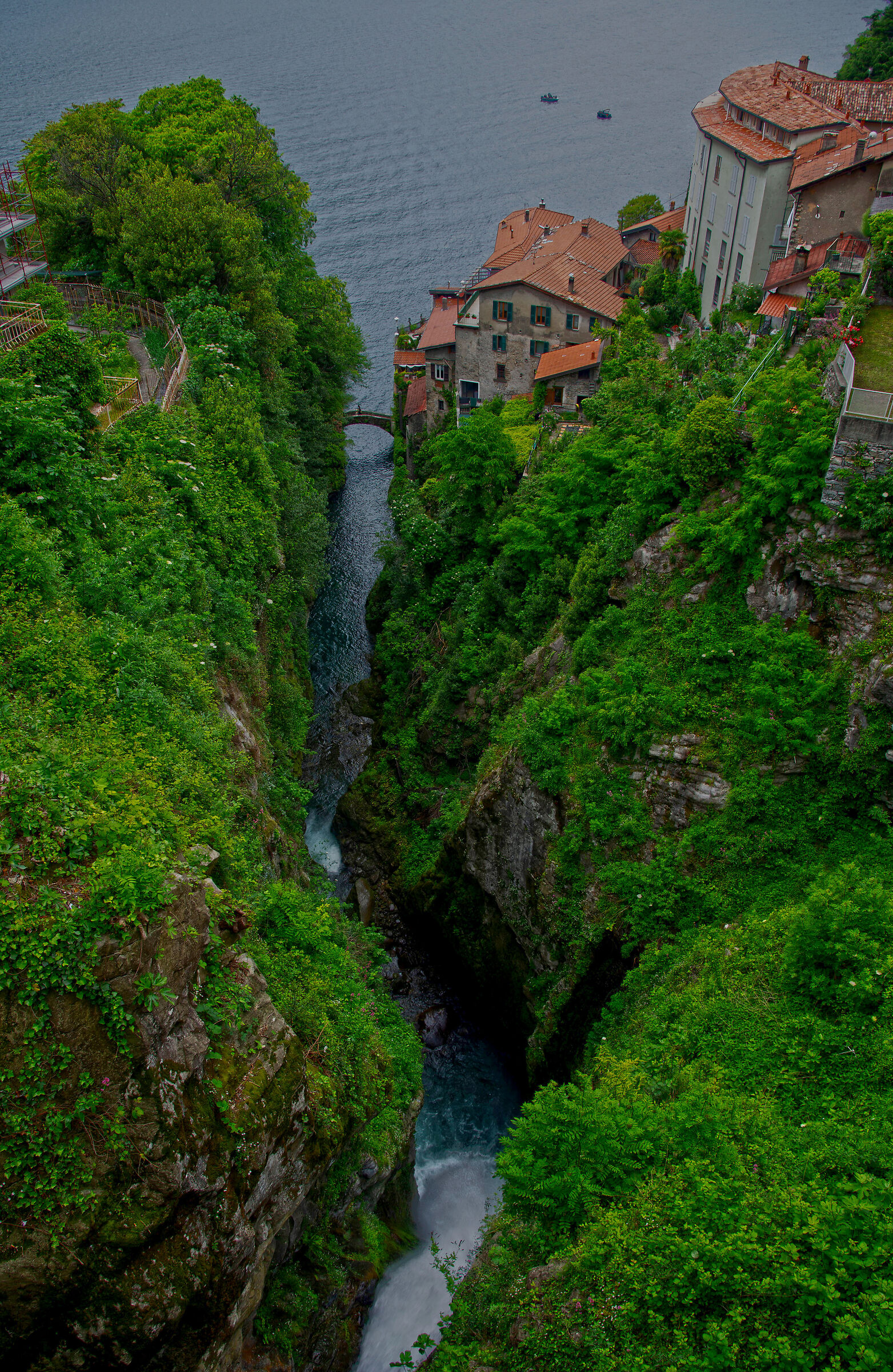 Ravine Lake Como