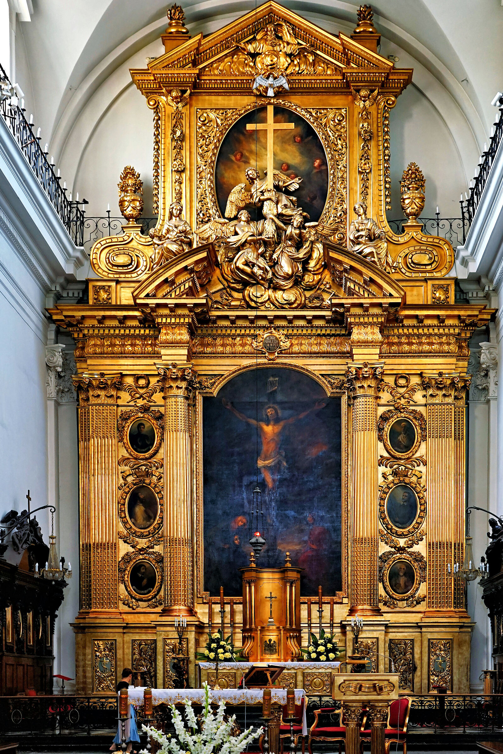 Chiesa della Santa Croce, Varsavia. Altare