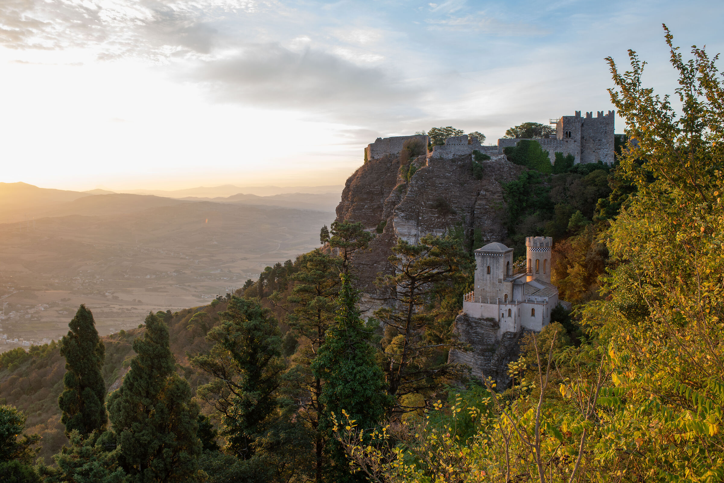 Castello di venere all'alba Erice (tp)