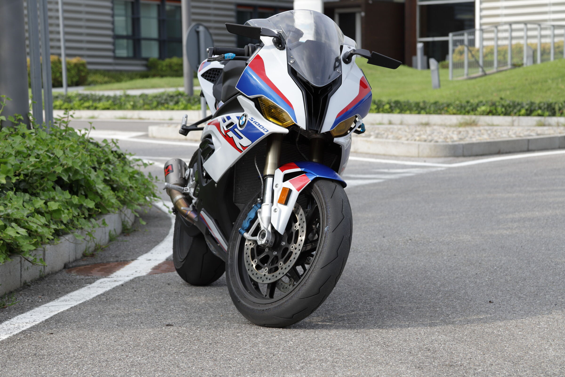 BMW S1000RR Full Titanium Akrapovic Slip-On Front View