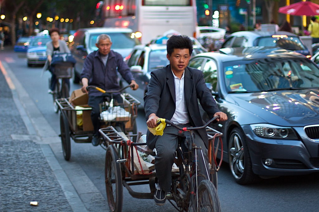 Shanghai, cala il buio.