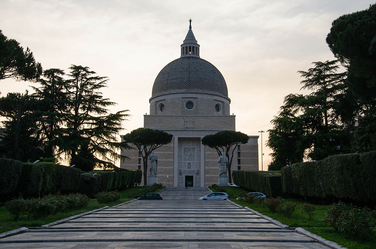 chiesa SS Pietro e Paolo quartiere eur