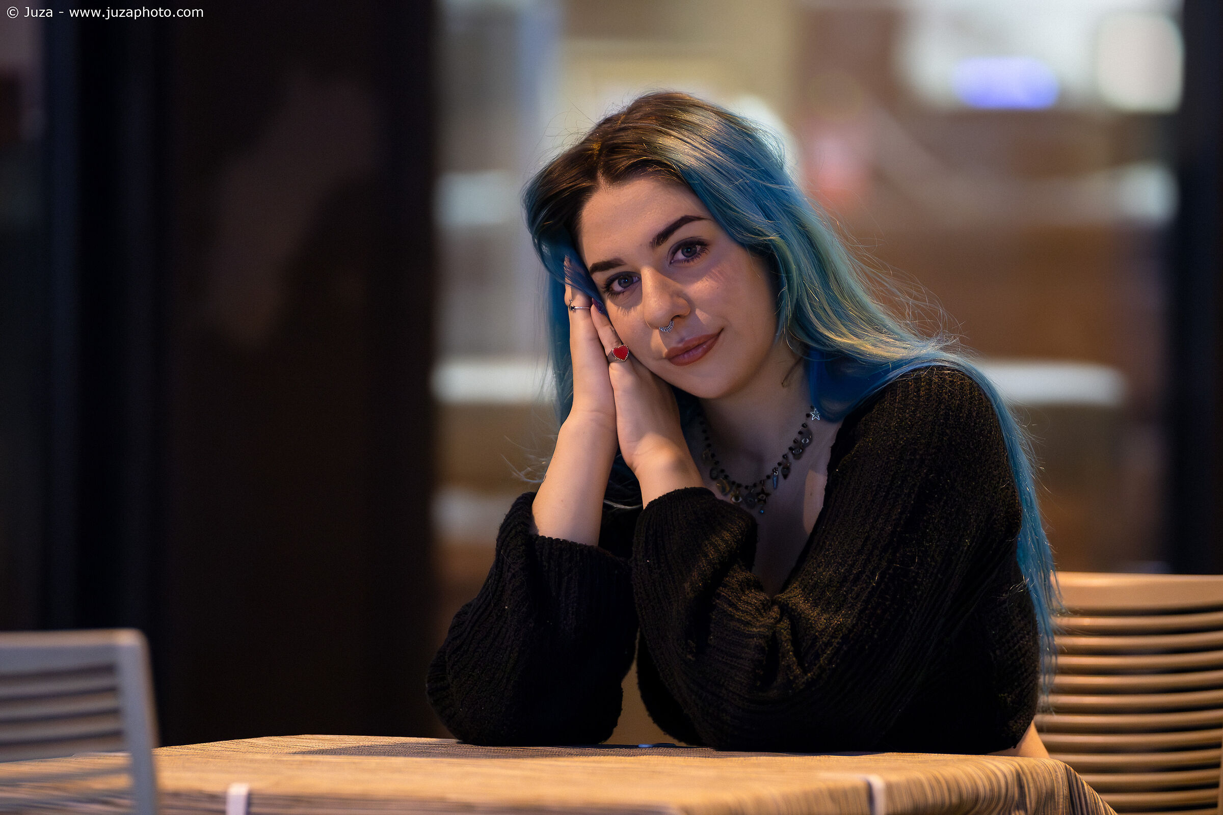 Sara, at the tables of Pierrot