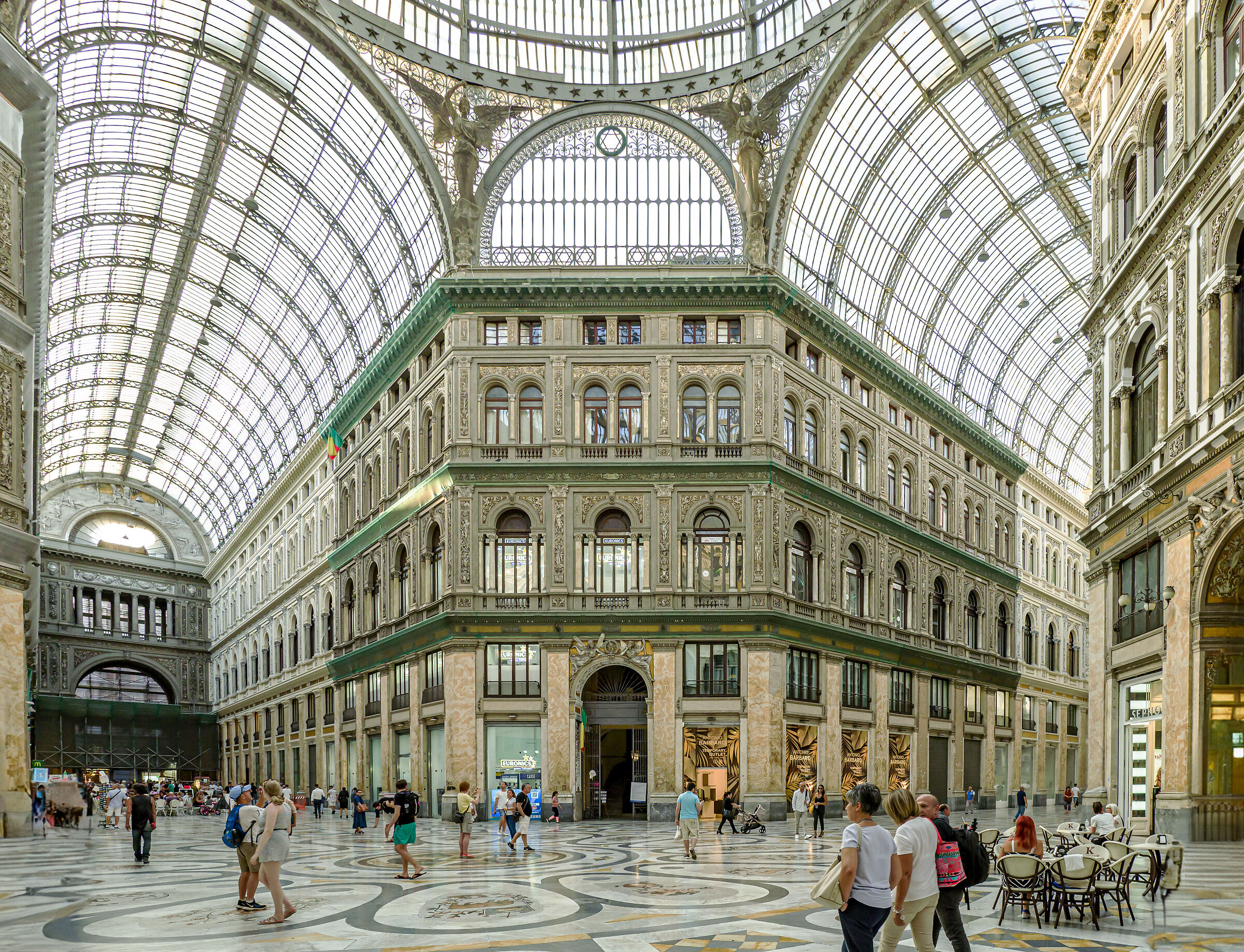 Glimpse of the Umberto Napoli gallery