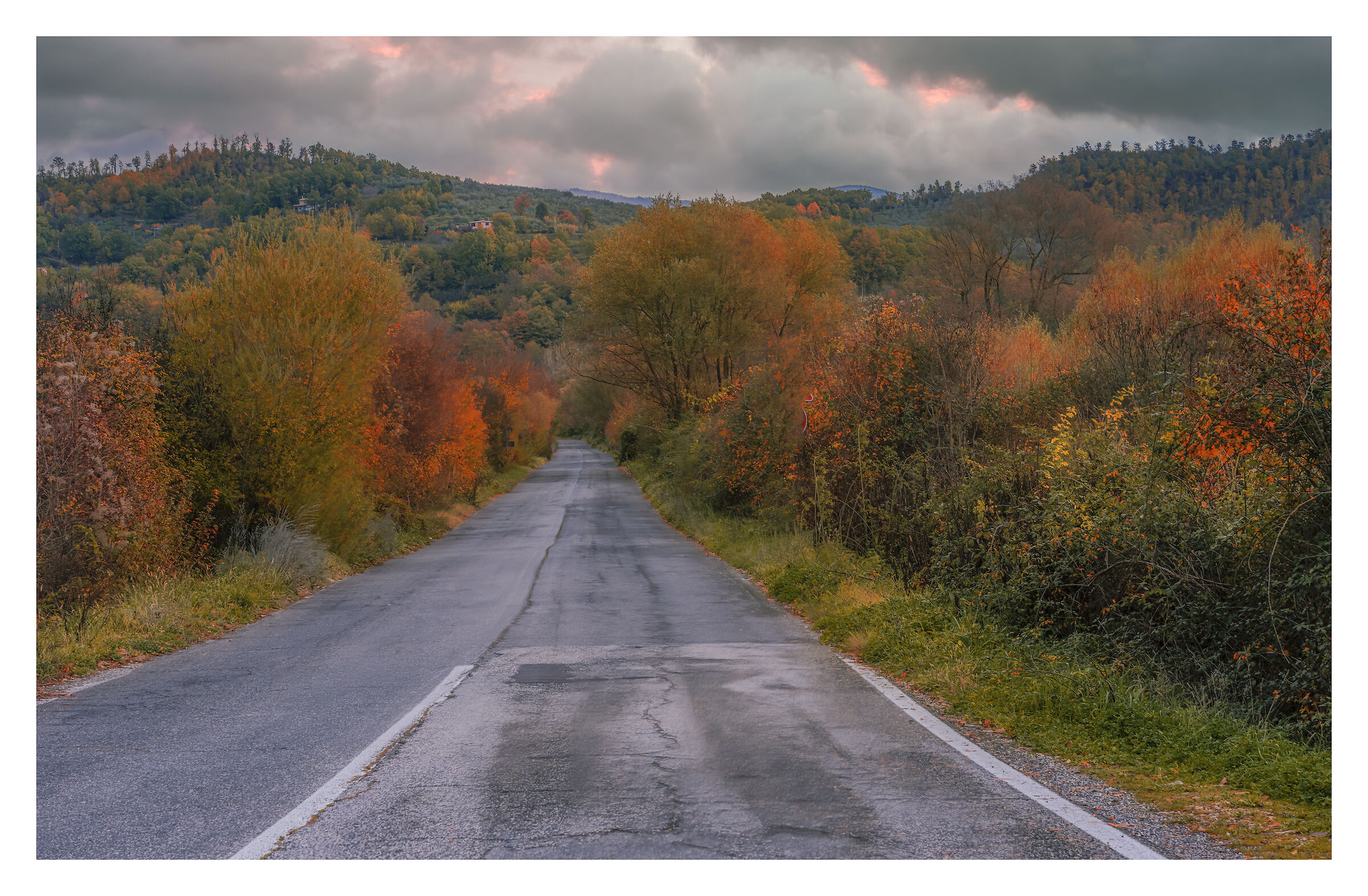 Strada per le colline
