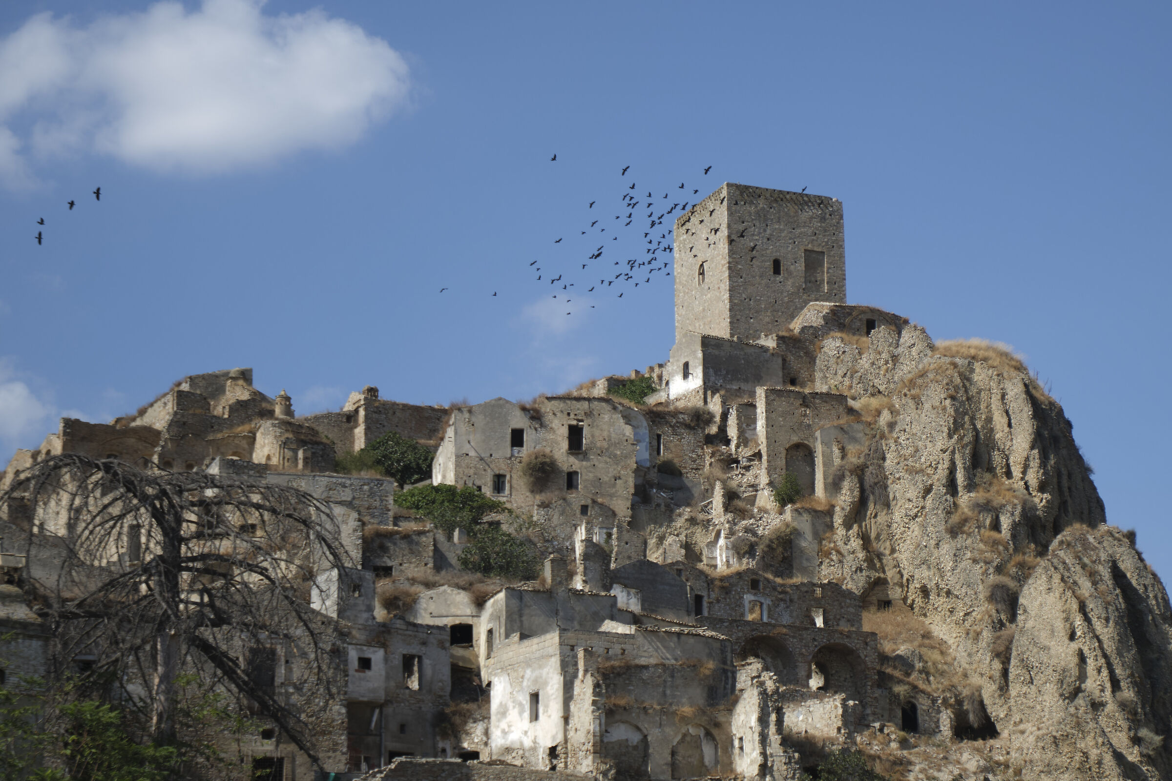 In volo sul paese fantasma