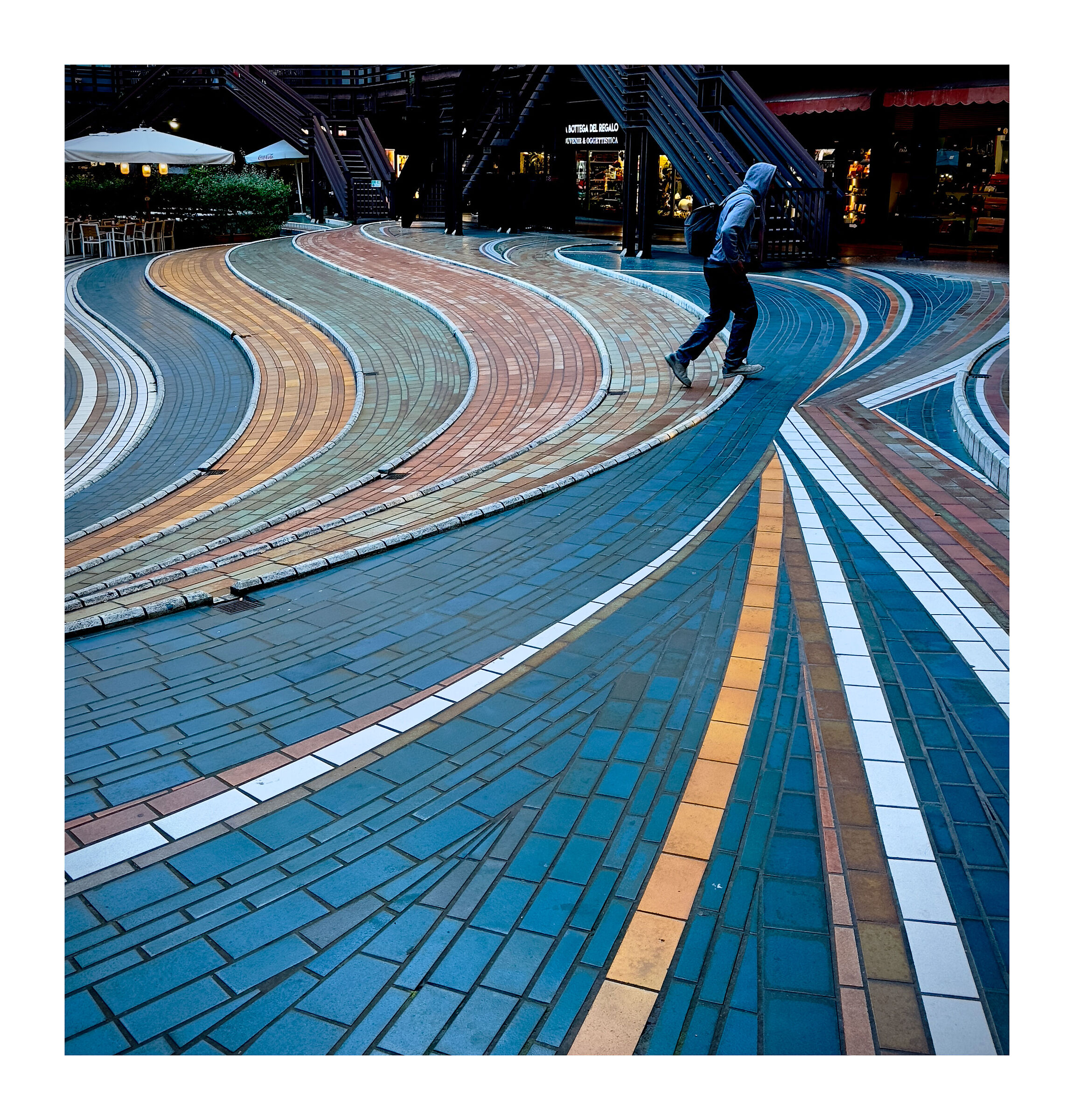 Walking on waves of color