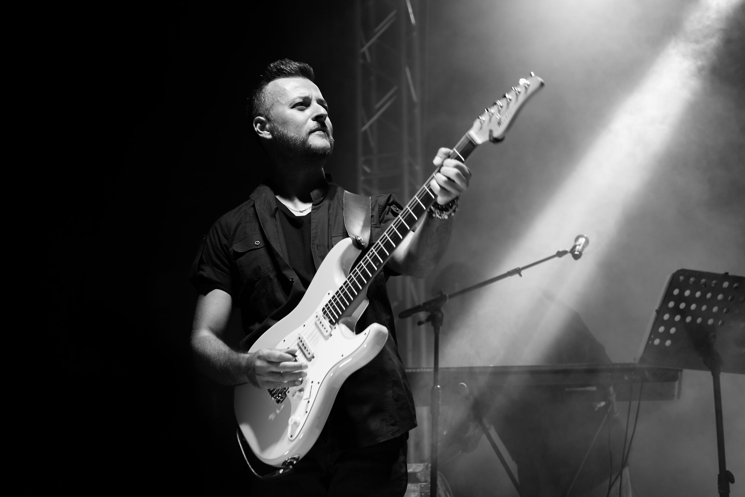Guitarist - Paolo Vallesi