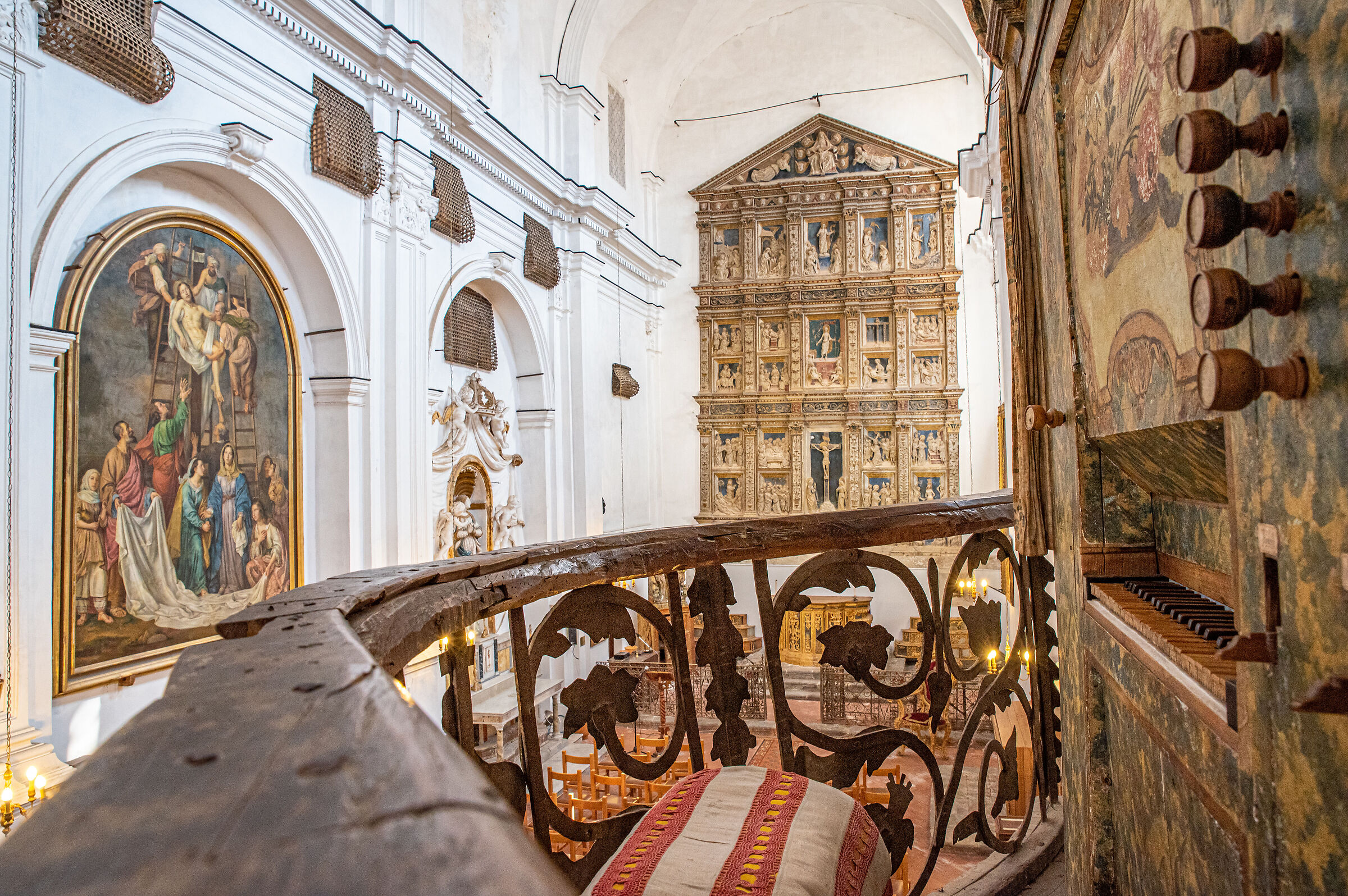 The great cone and the ancient Baroque organ