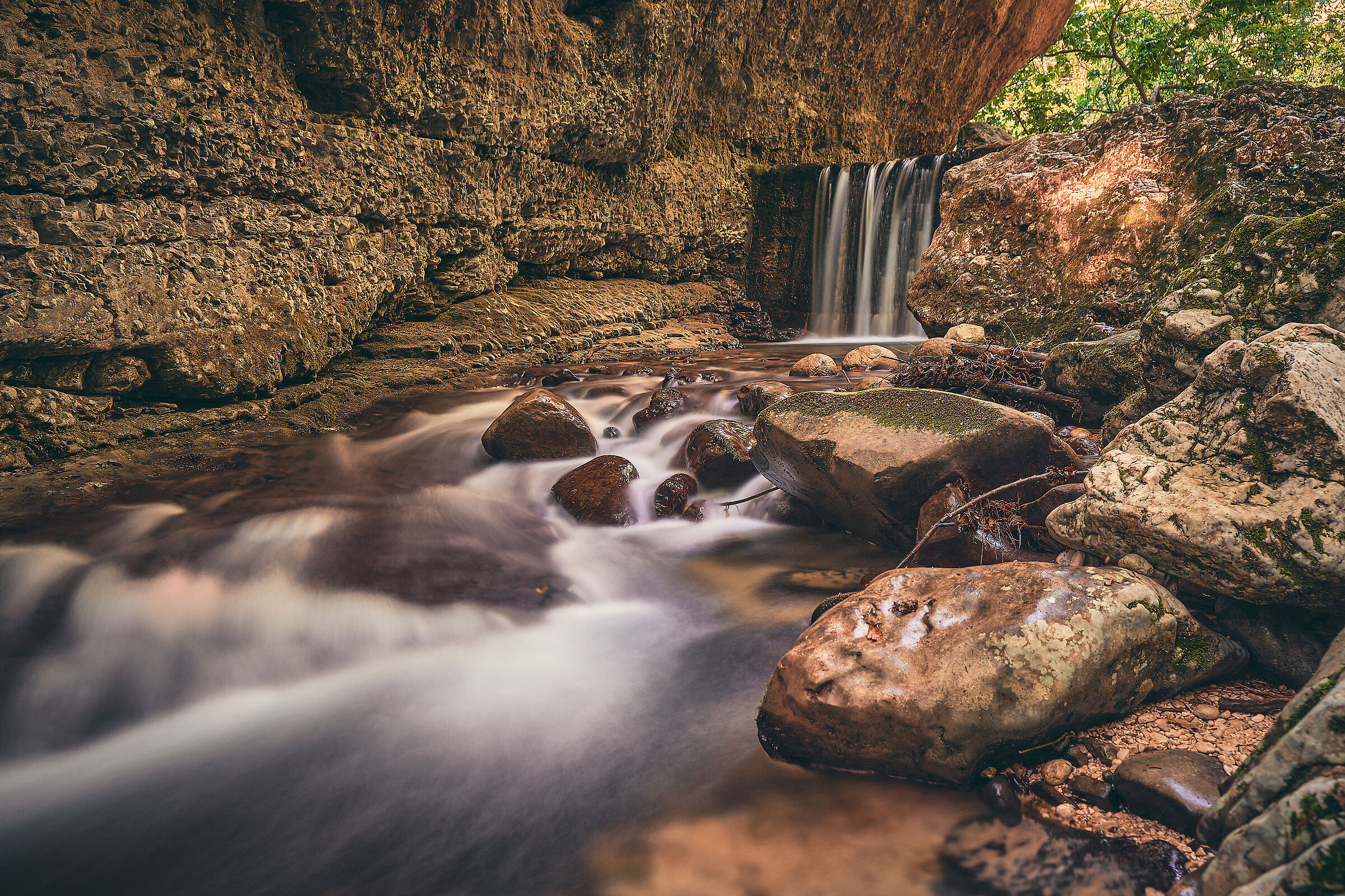 The sinuous course of the river 4