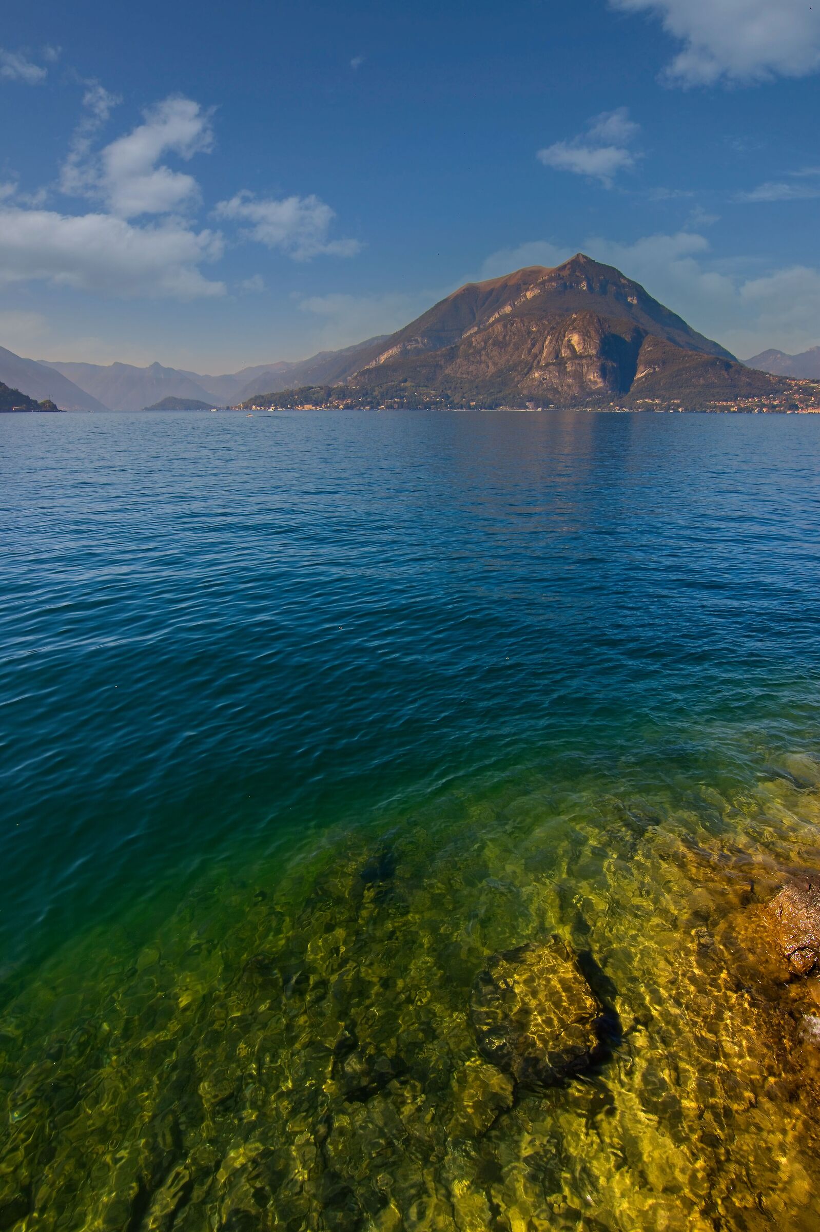 The colors of the lake