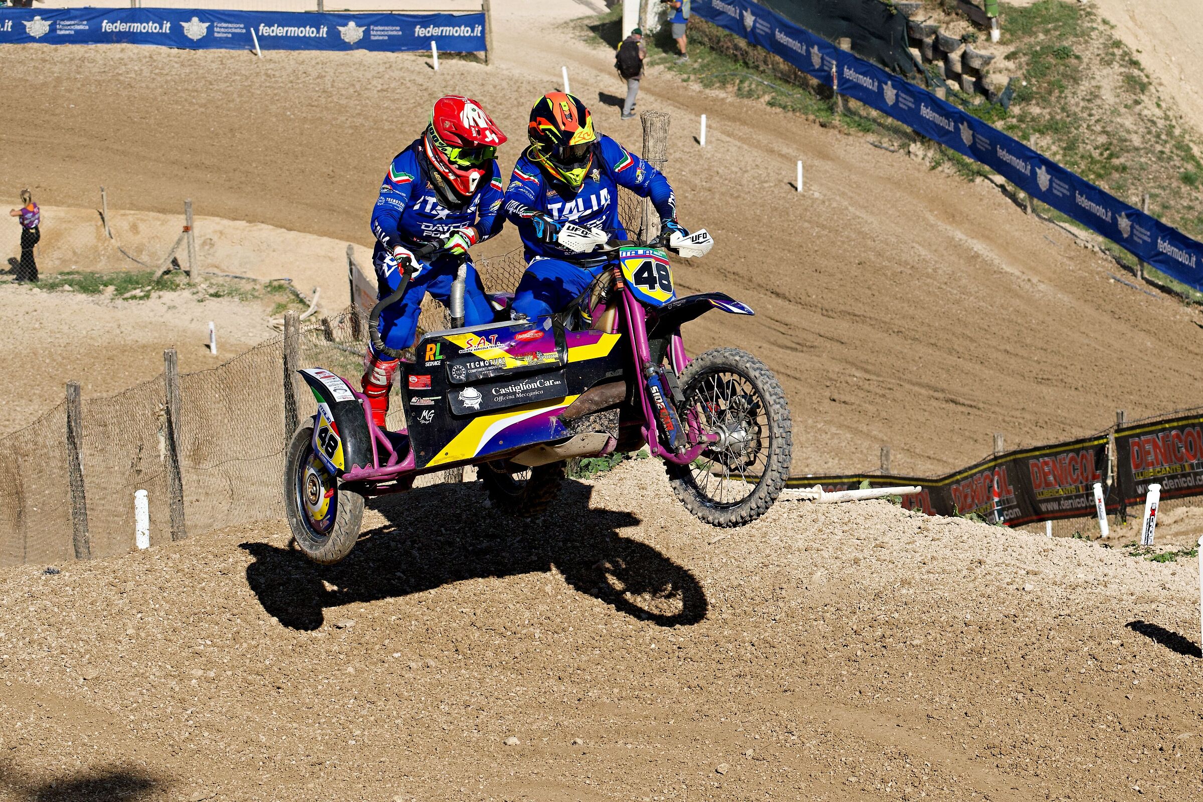 Acrobati su 3 ruote 7