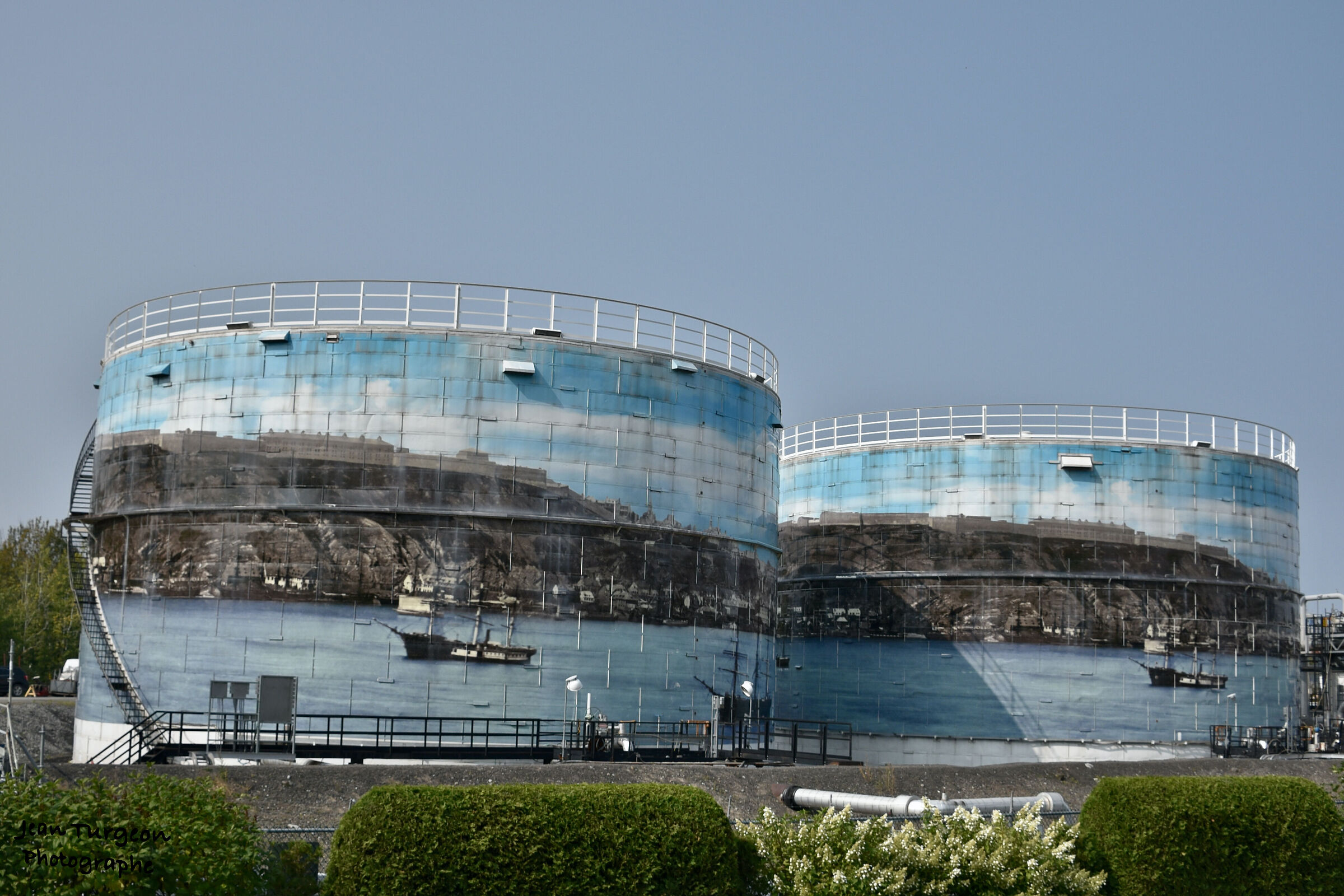 Gasoline tank - City of Lévis - Quebec side