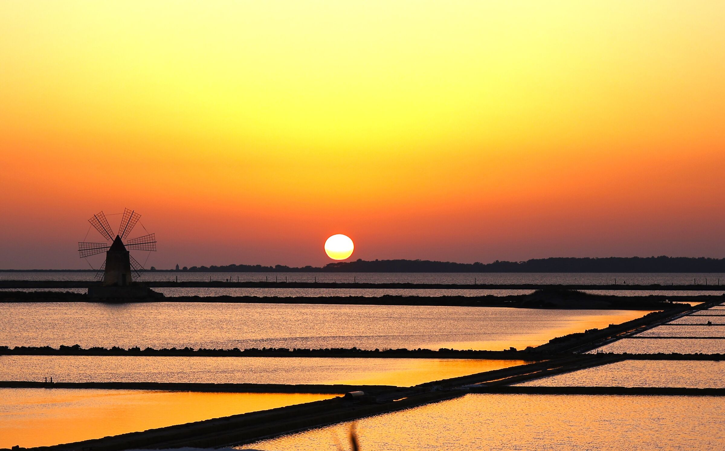 Mozia (Marsala): tramonto alle saline
