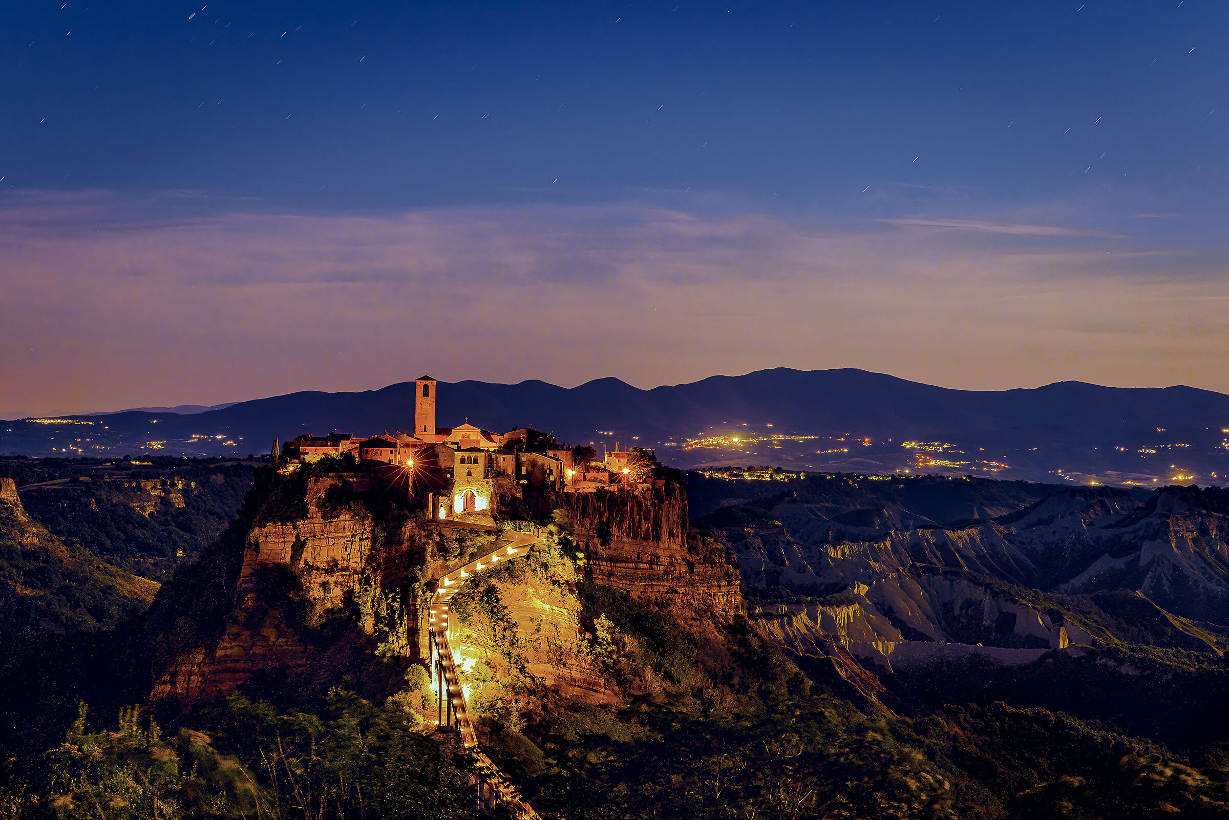 Civita di Bagnoregio (notturna)