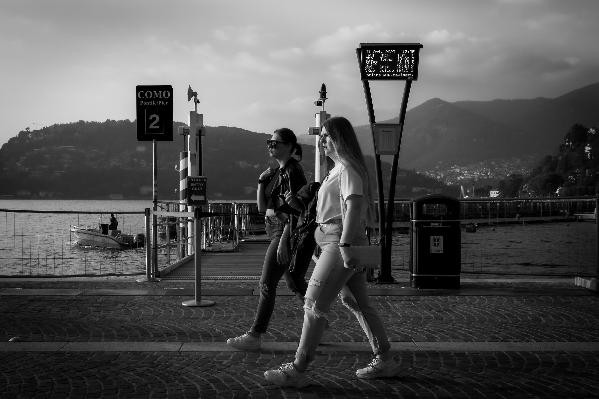 Passeggiata sul lungolago