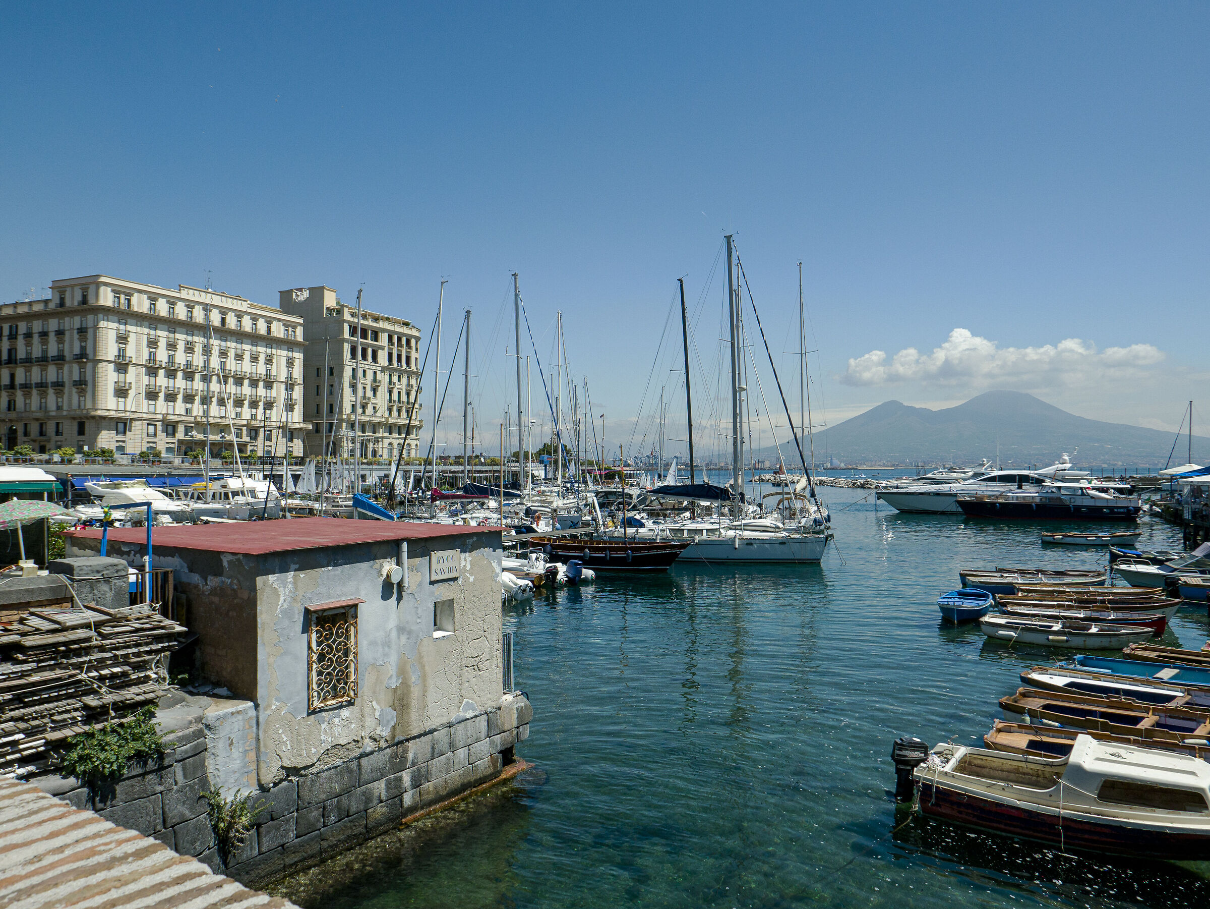 Napoli    Reale Yacht Club Canottieri - Savoia