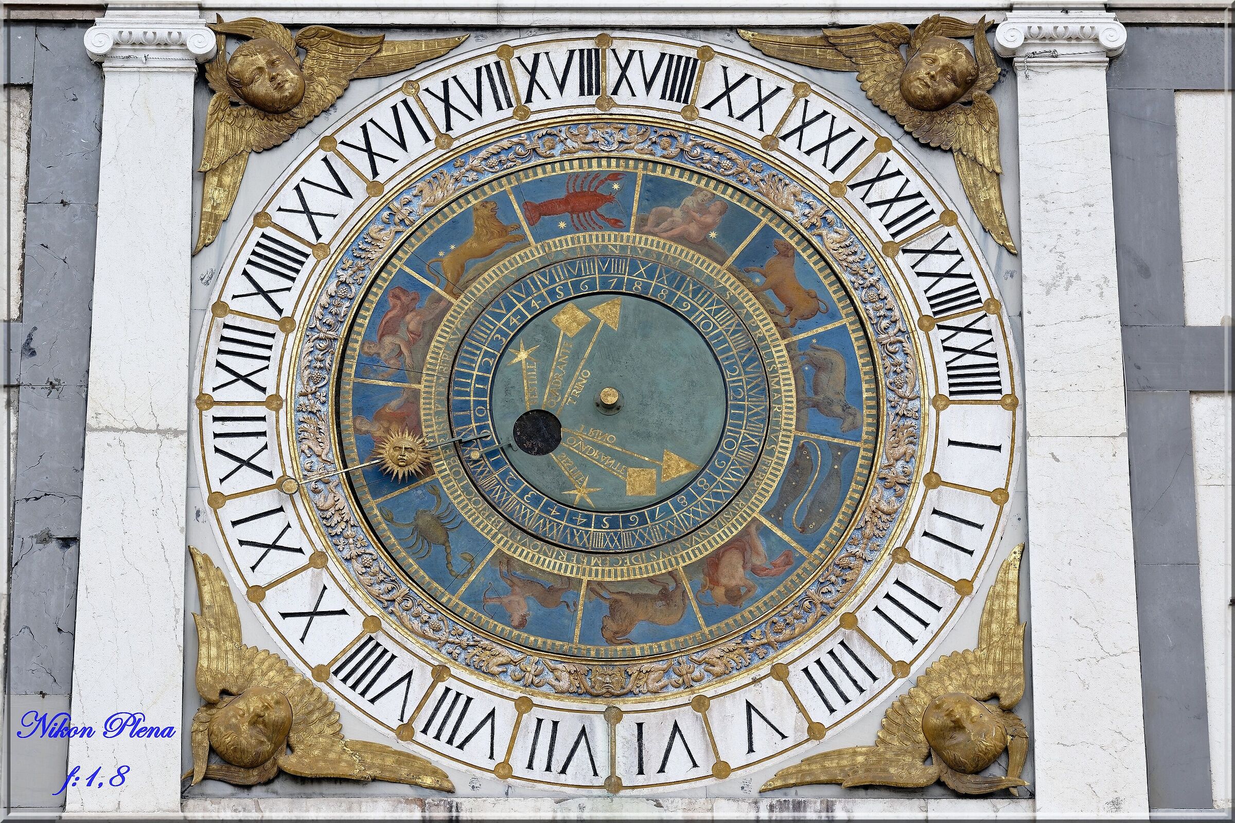 Orologio astronomico di Piazza della Loggia