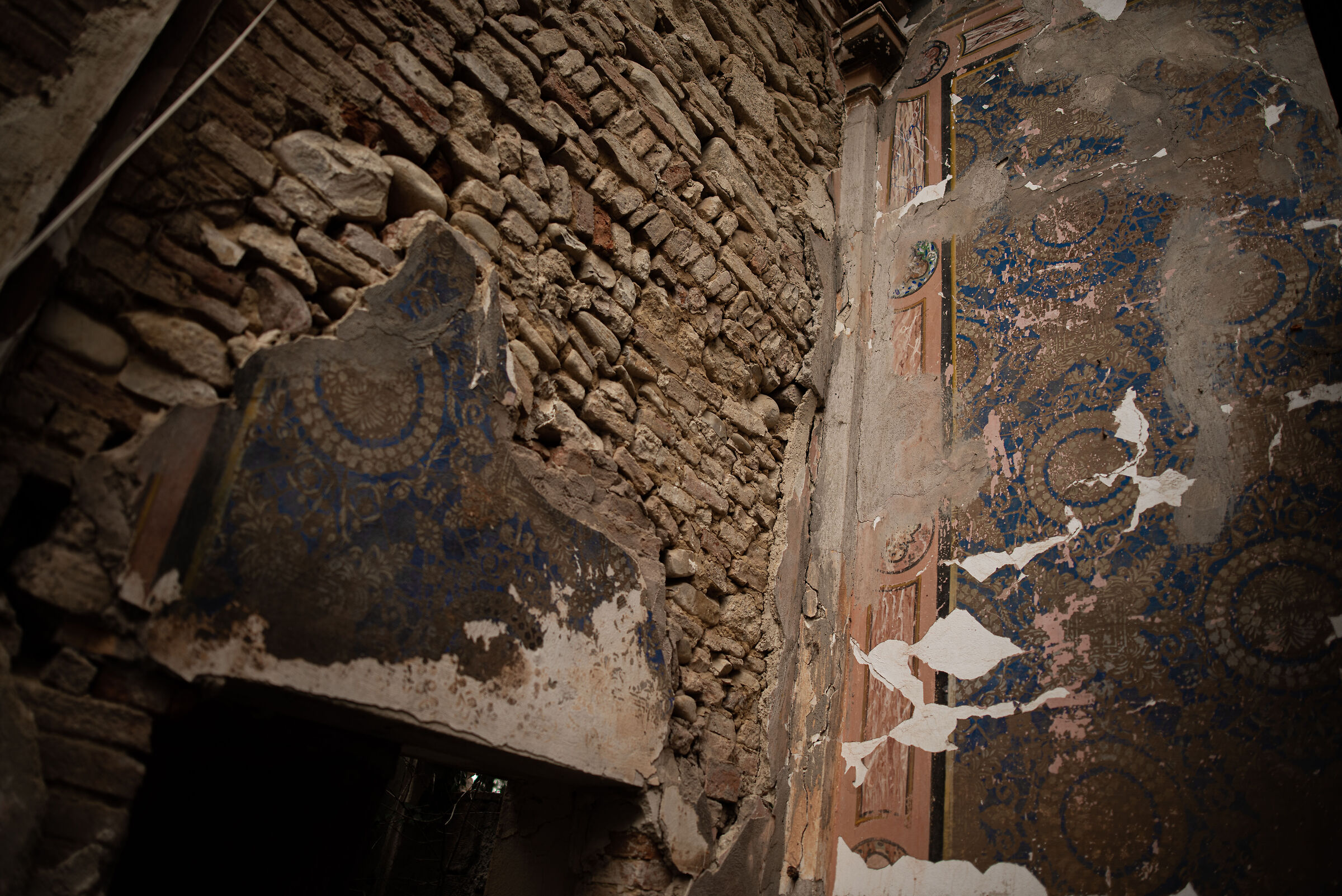 Church of Petrignone, frescoes