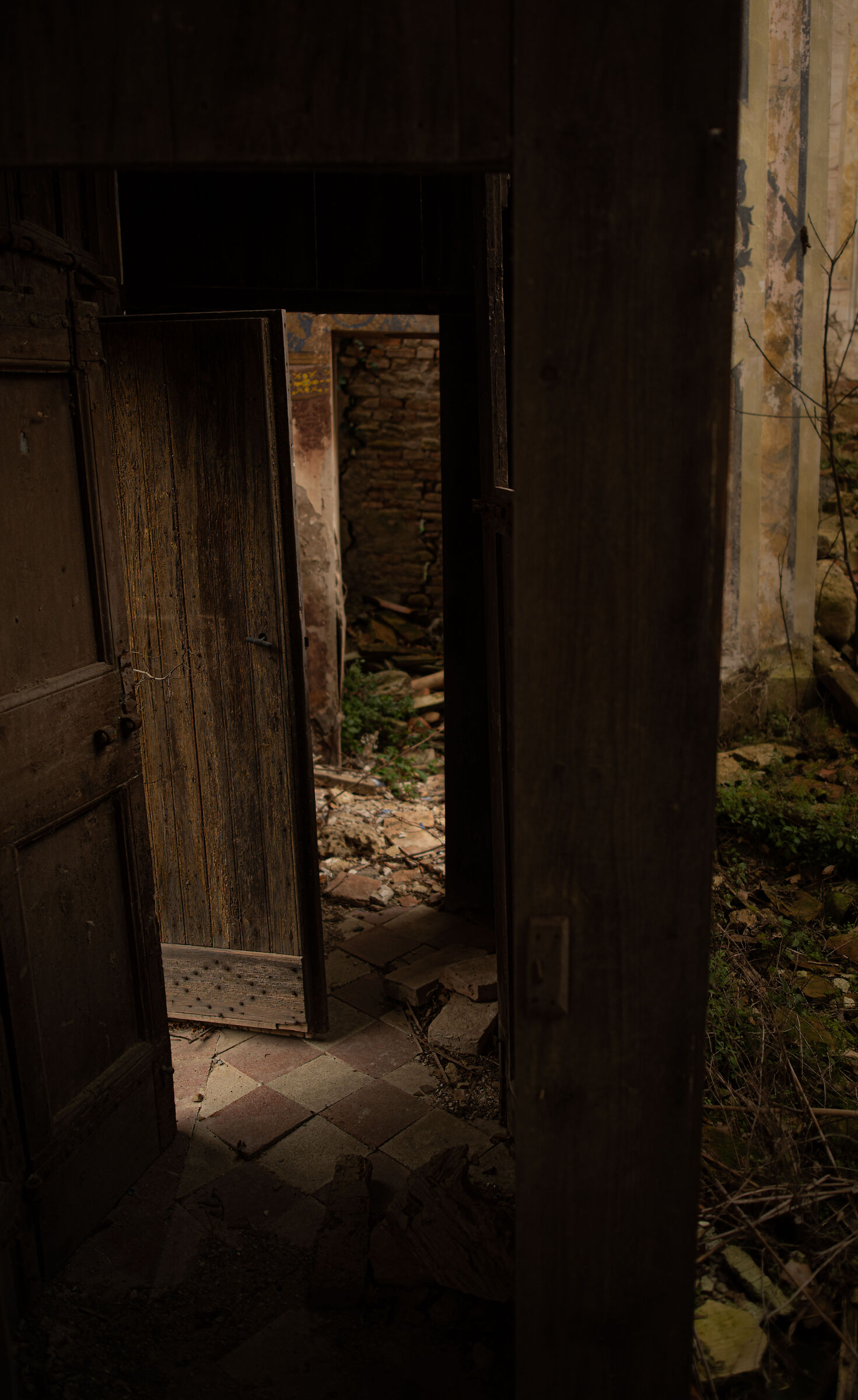 Church of Petrignone, entrance