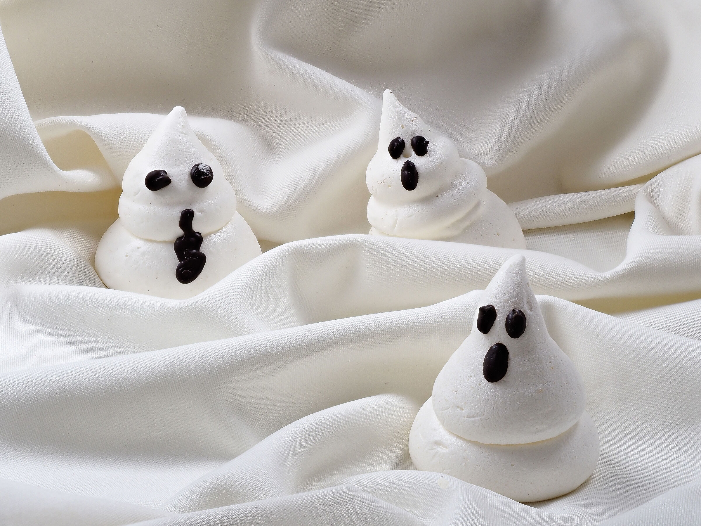 Ghosts.... meringue