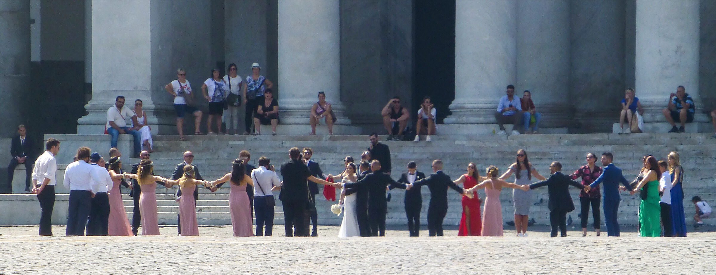 Girotondo nuziale     fotocamera v-lux 40