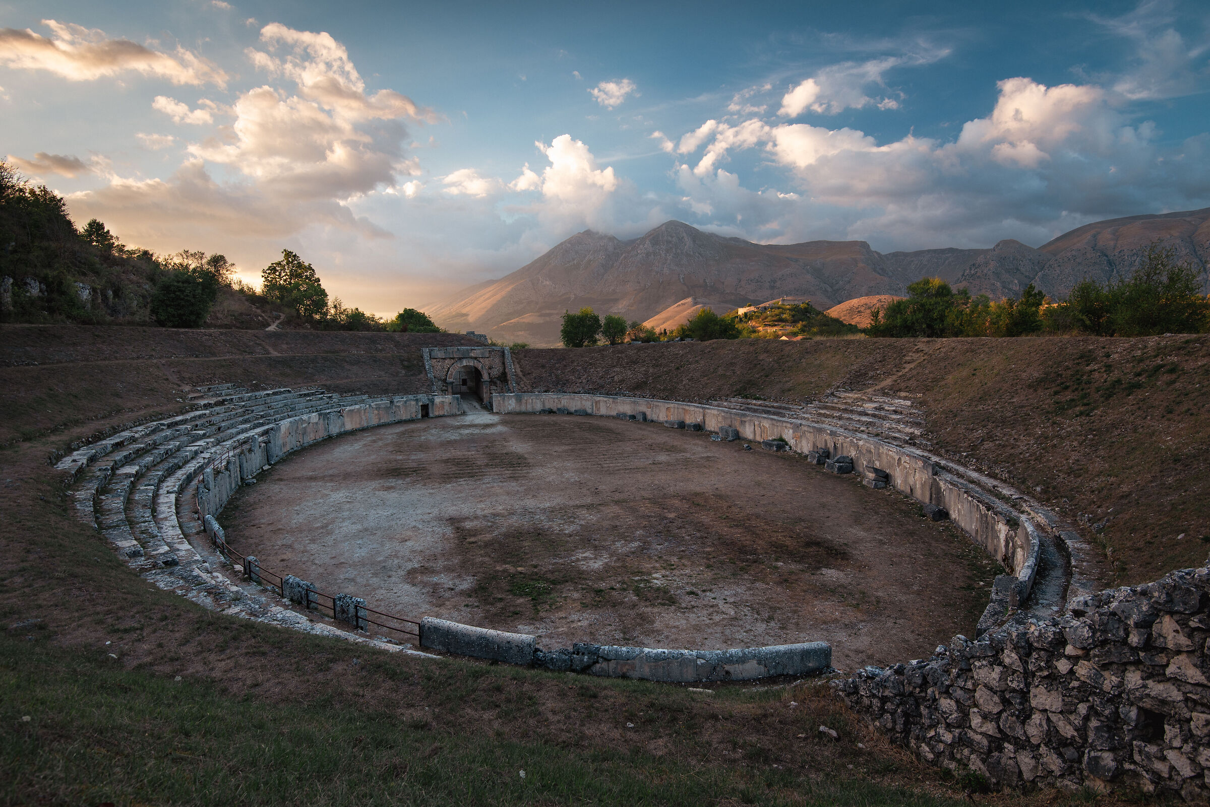 Anfiteatro di Alba Fucens