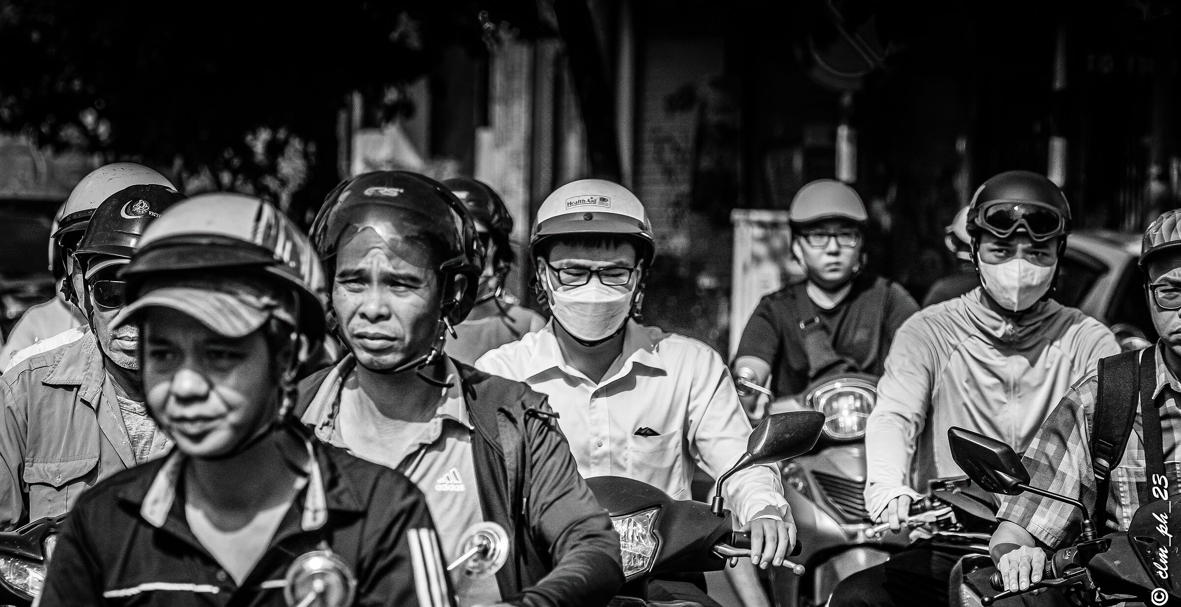 12 million inhabitants 7 million mopeds