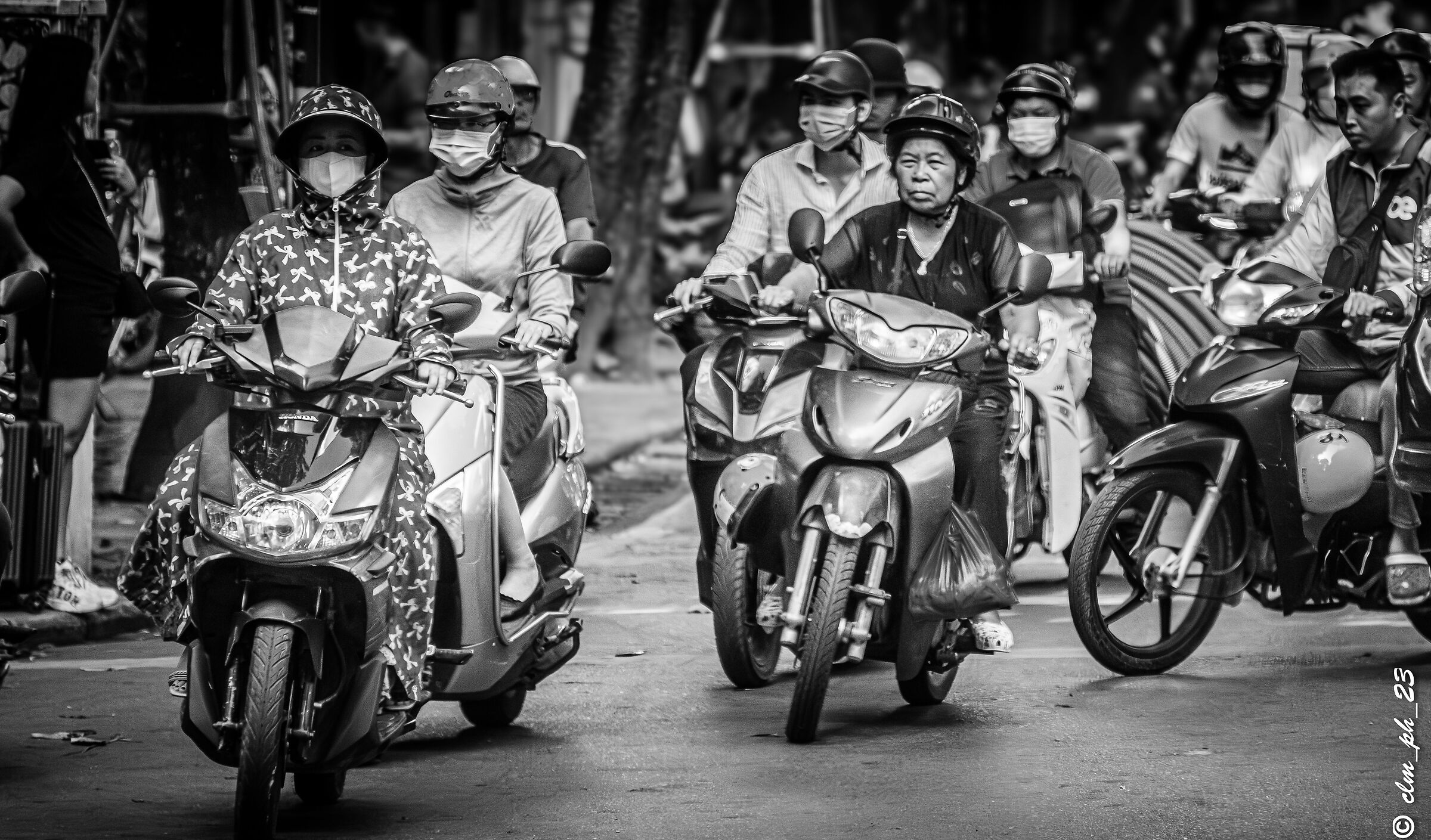 12 million inhabitants 7 million mopeds