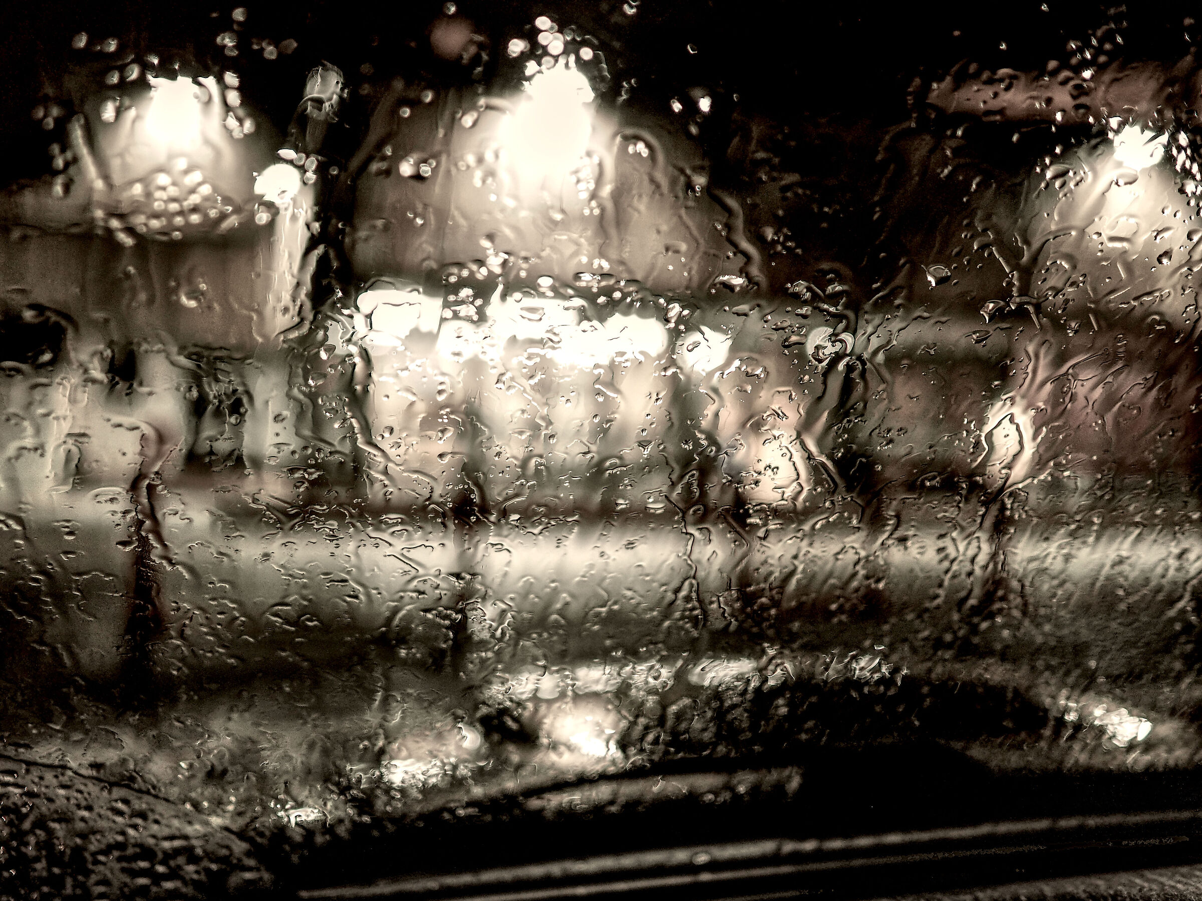 Dietro al finestrino