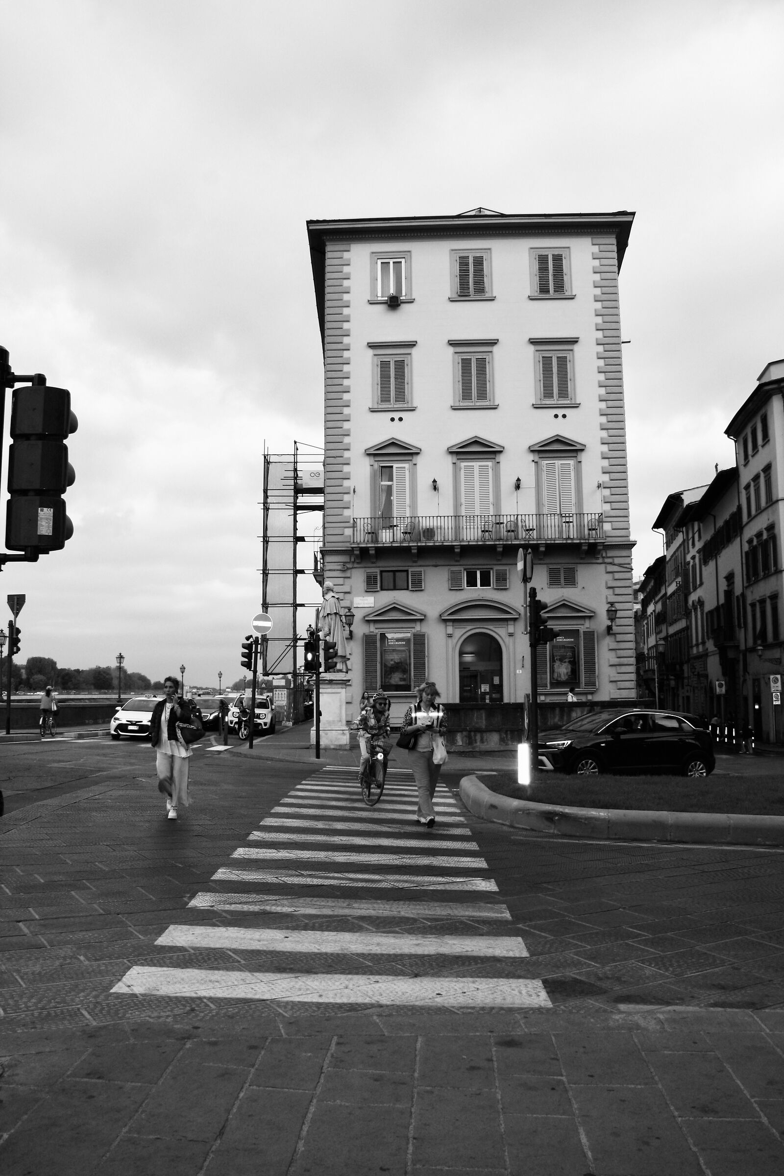 piazza goldoni al ponte alla carraia