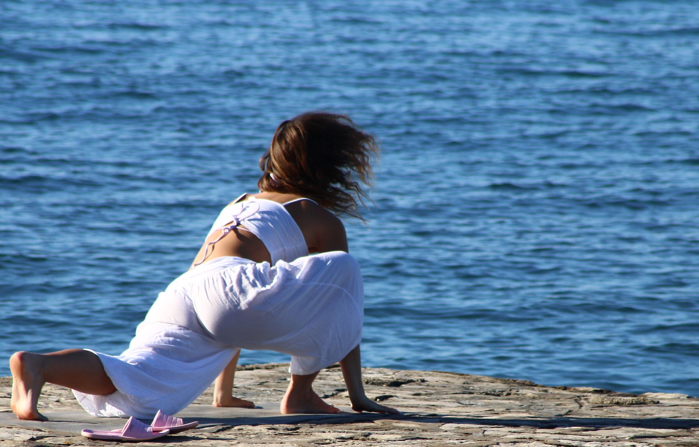 Lizard: gocce di yoga in un mare di mare