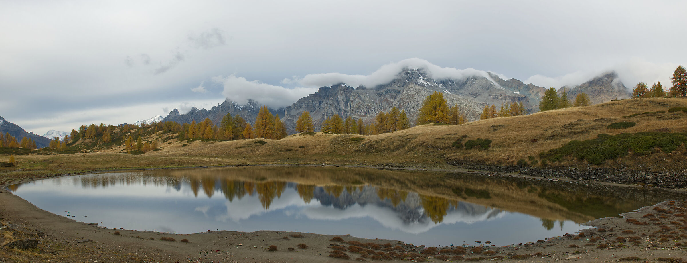 Alpe Devero-Alpe Sangiatto-upper lake of Sangia