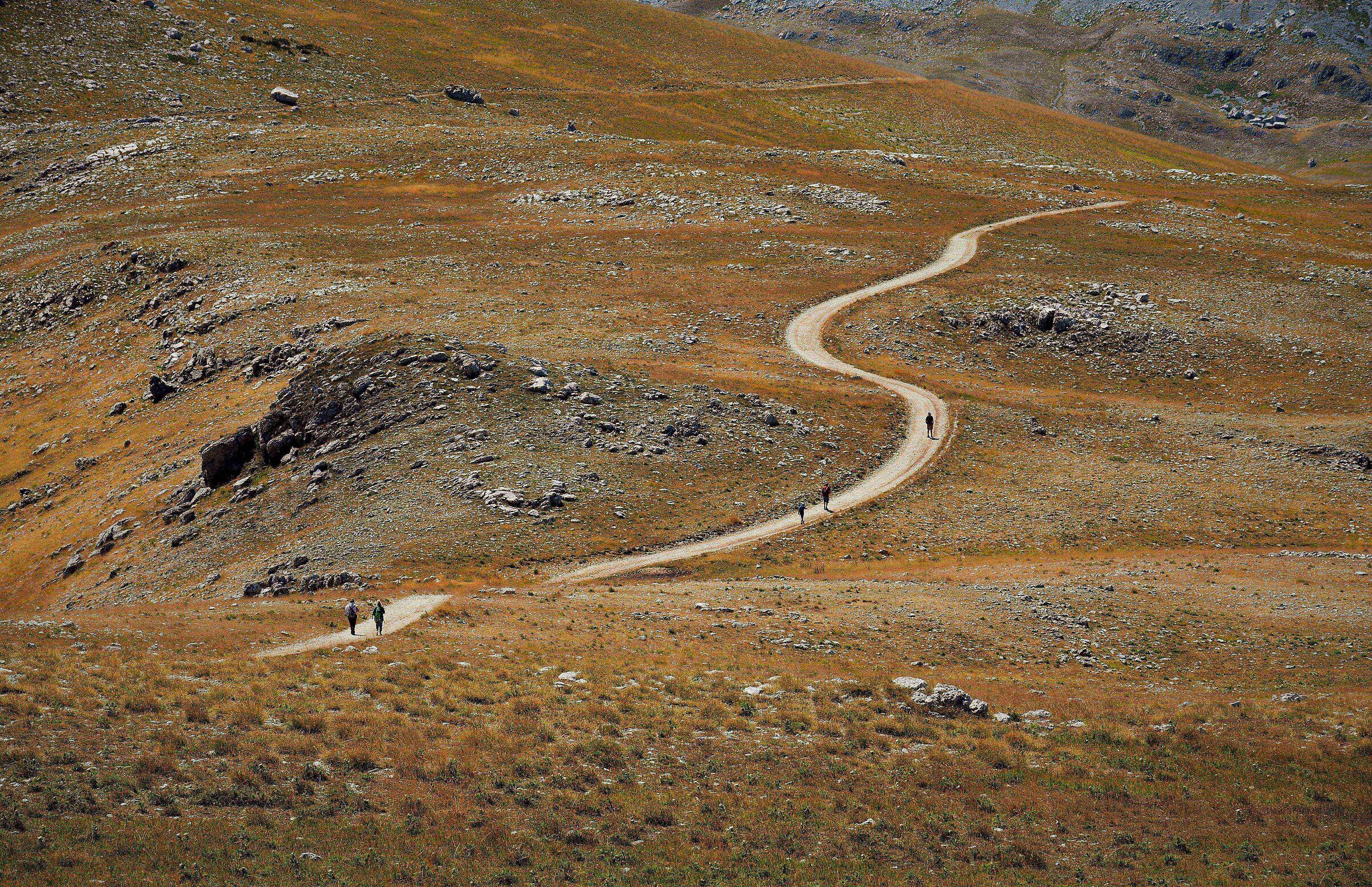 Chissà se un giorno butteremo le maschere