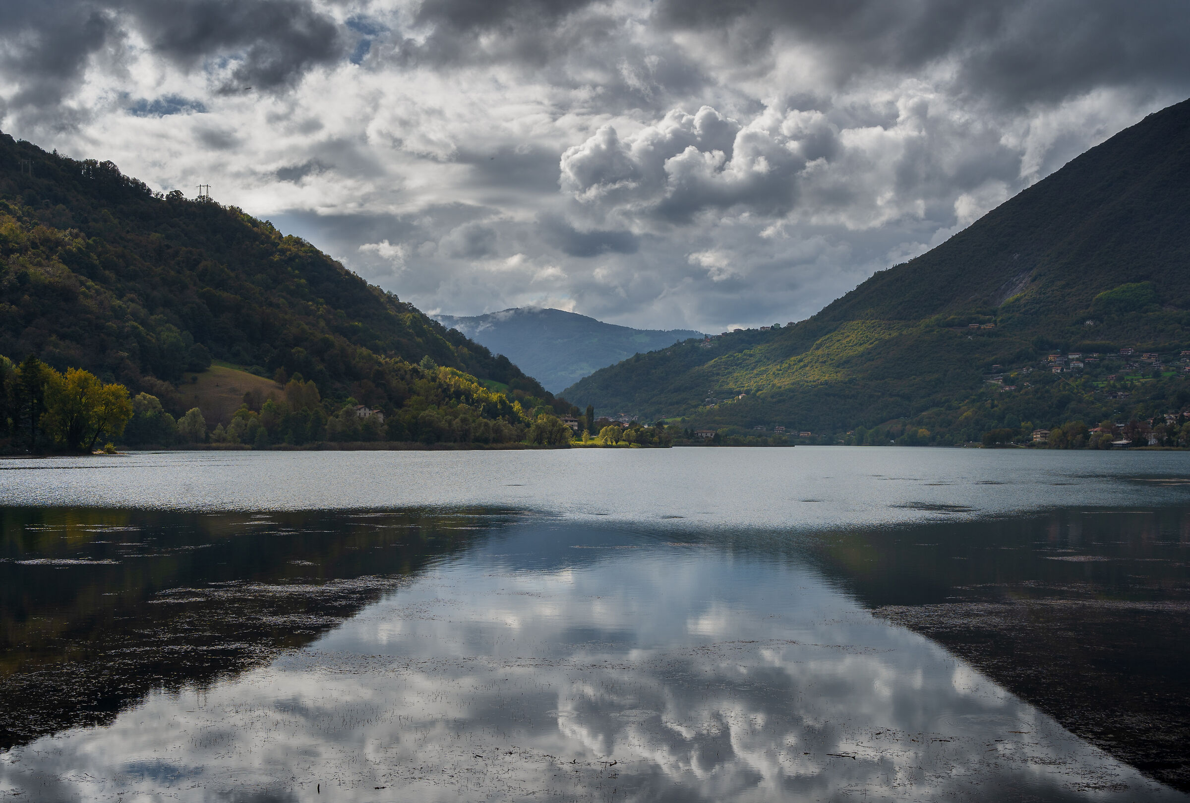 Riflessi sul lago d'Endine