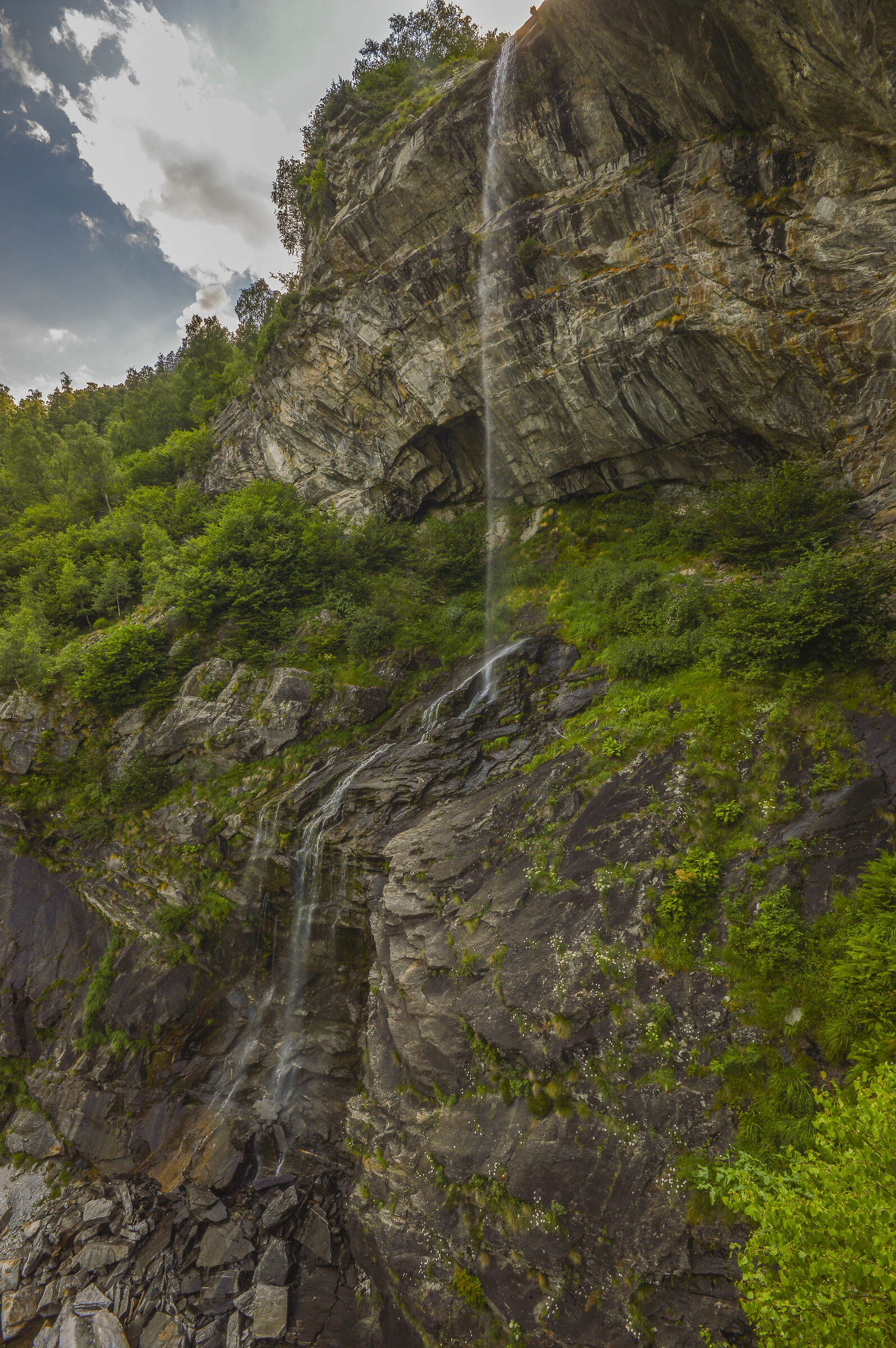 Cascata Sajont , Lago di Antrona
