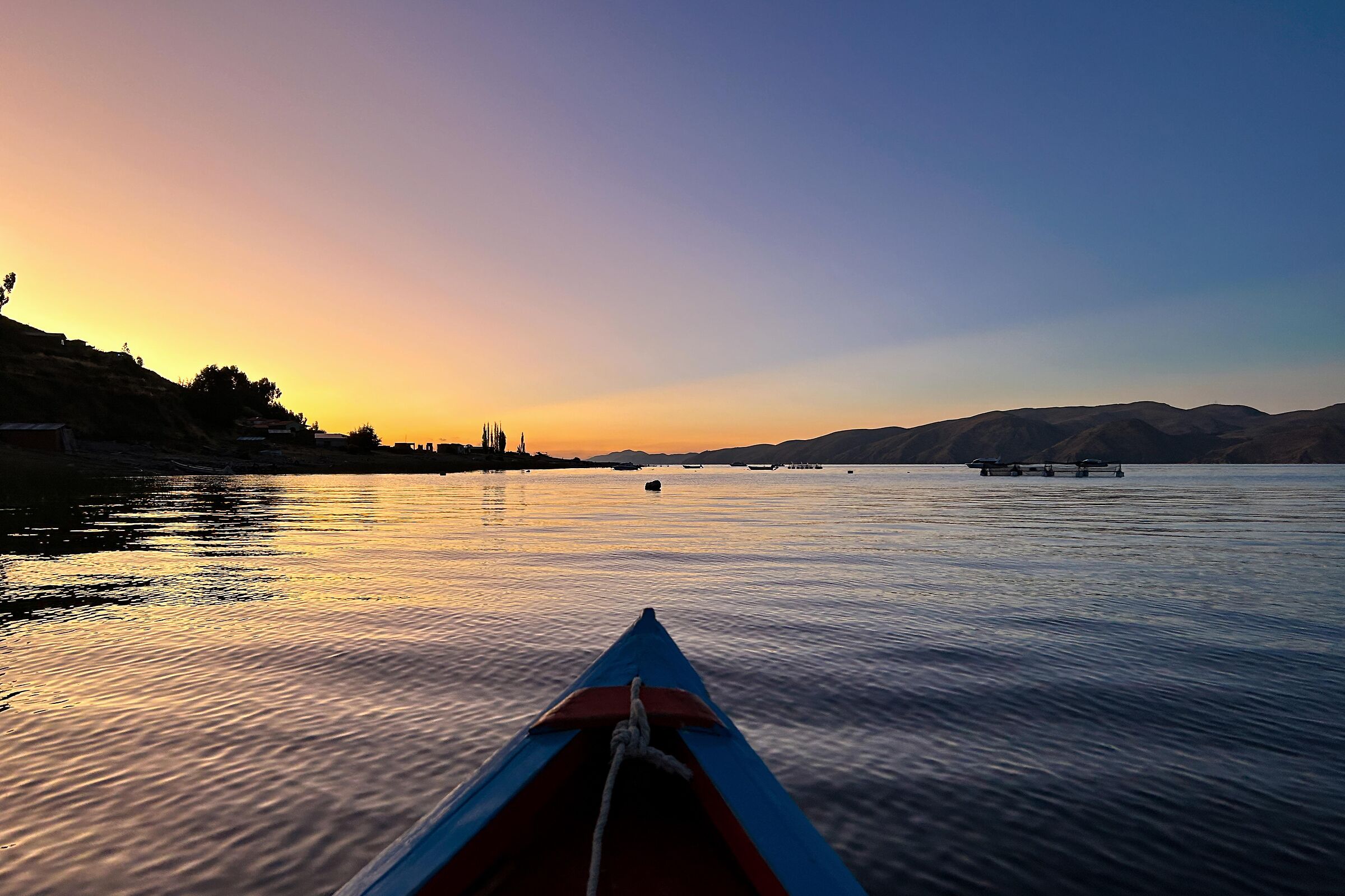 Pesca all'alba sull'Isla del la Luna - Lago Titicaca
