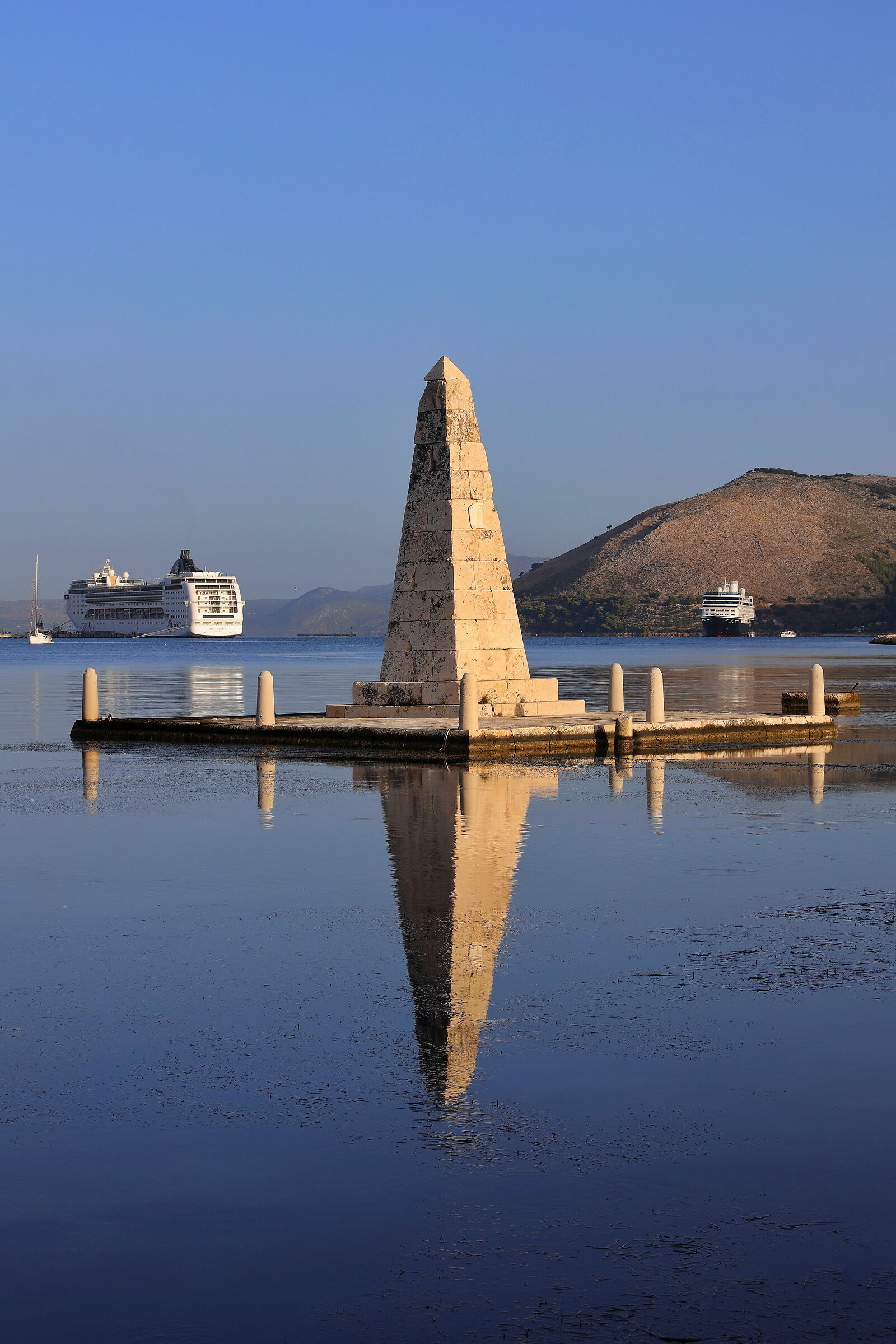 Cefalonia, obelisco a Drapano Bridge