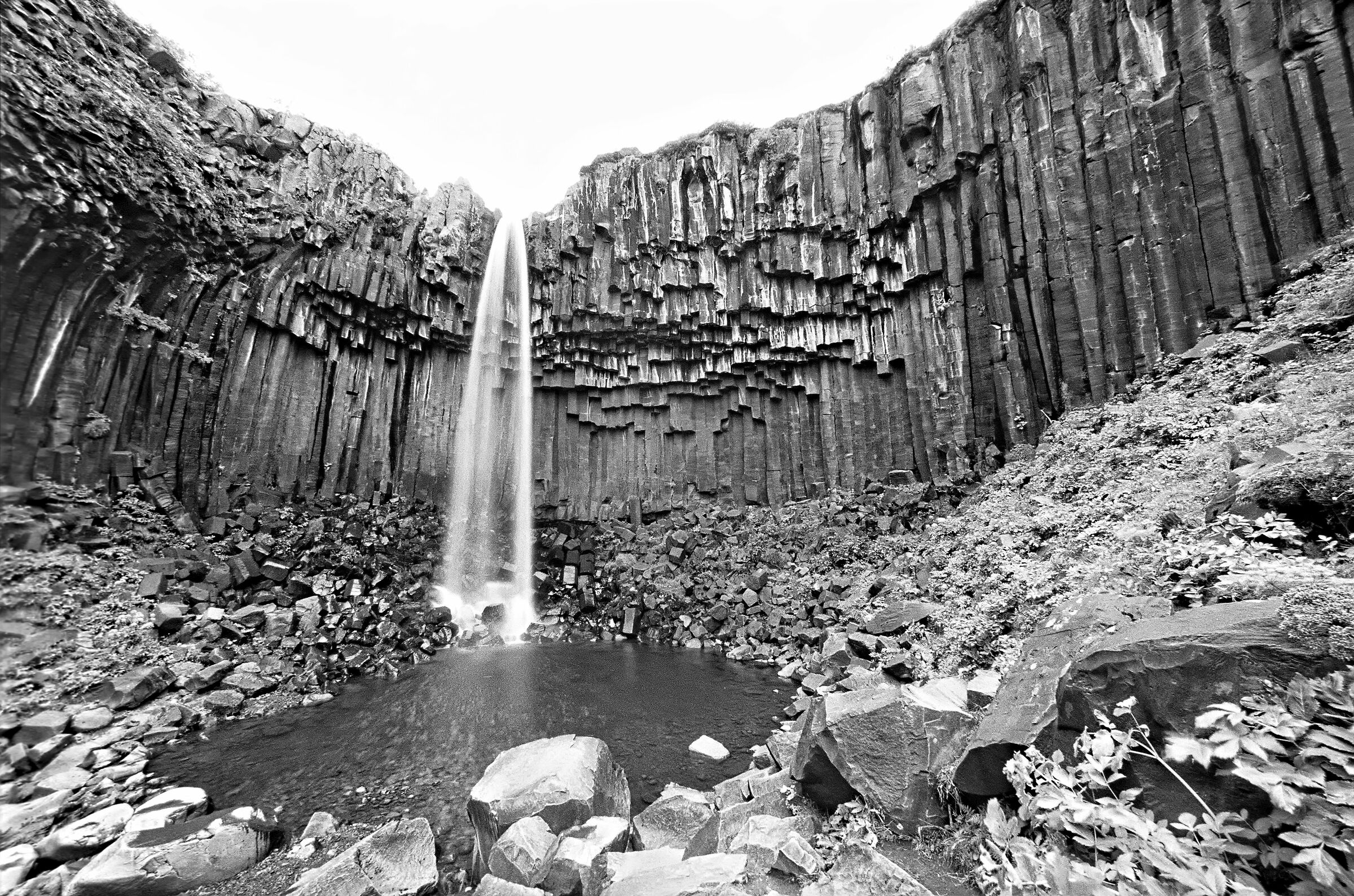 Svartifoss in black and white