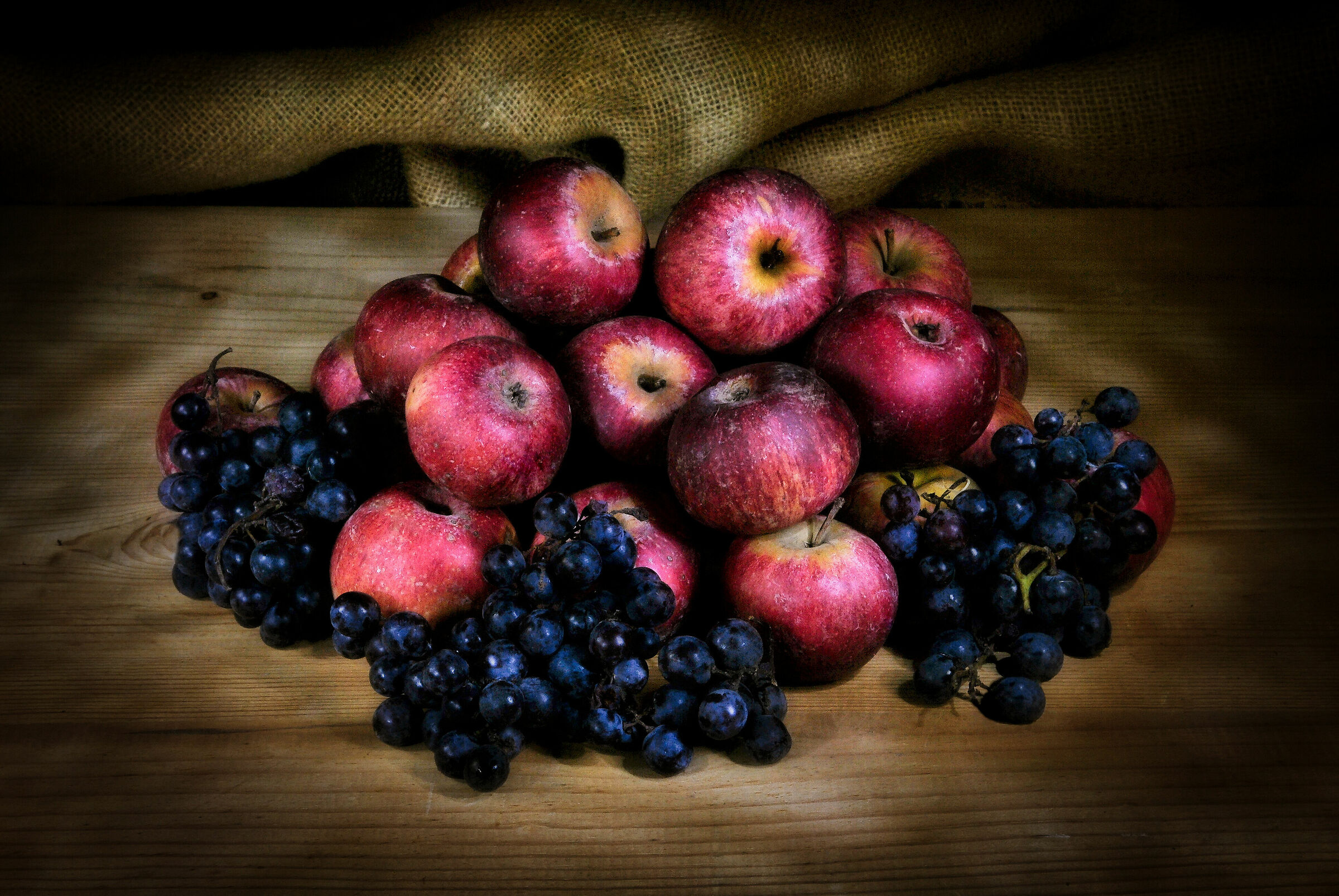 Rustic autumn fruits