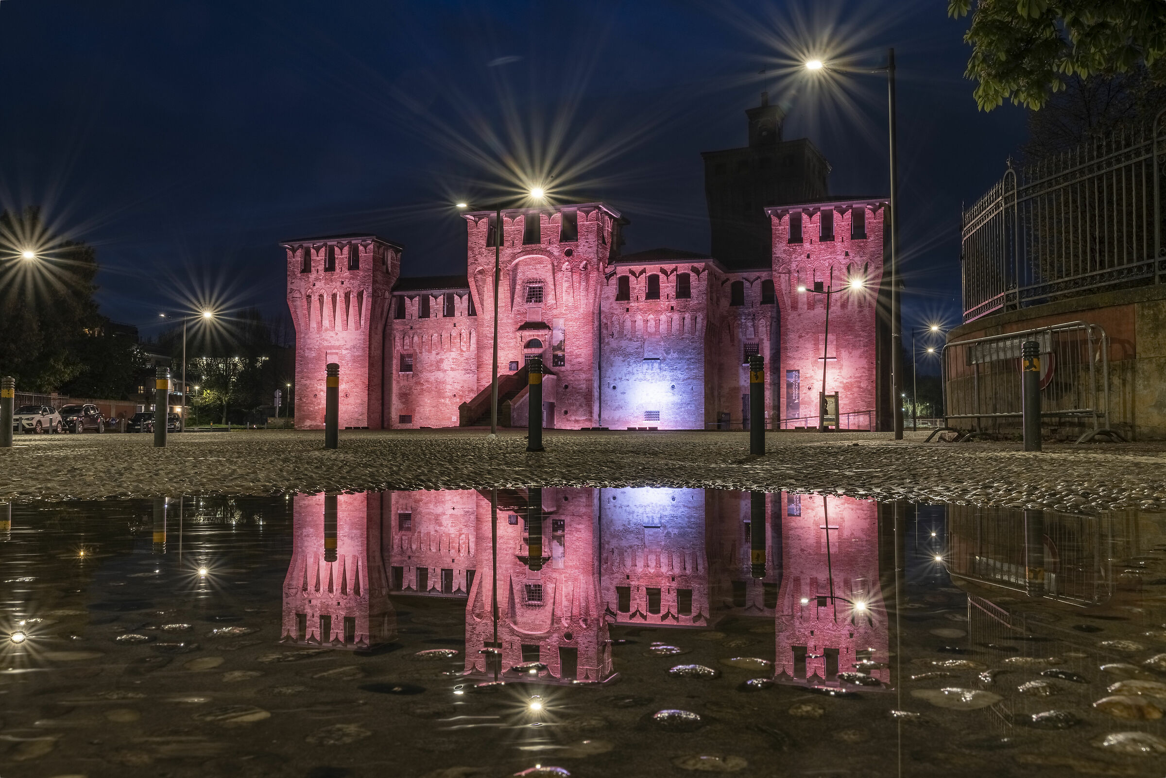 Rocca di Cento (Fe) riflessa