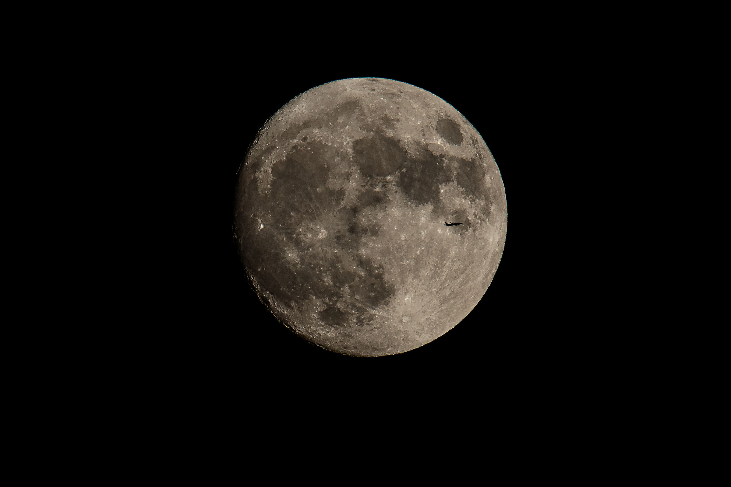 Moon with Boeing Pass