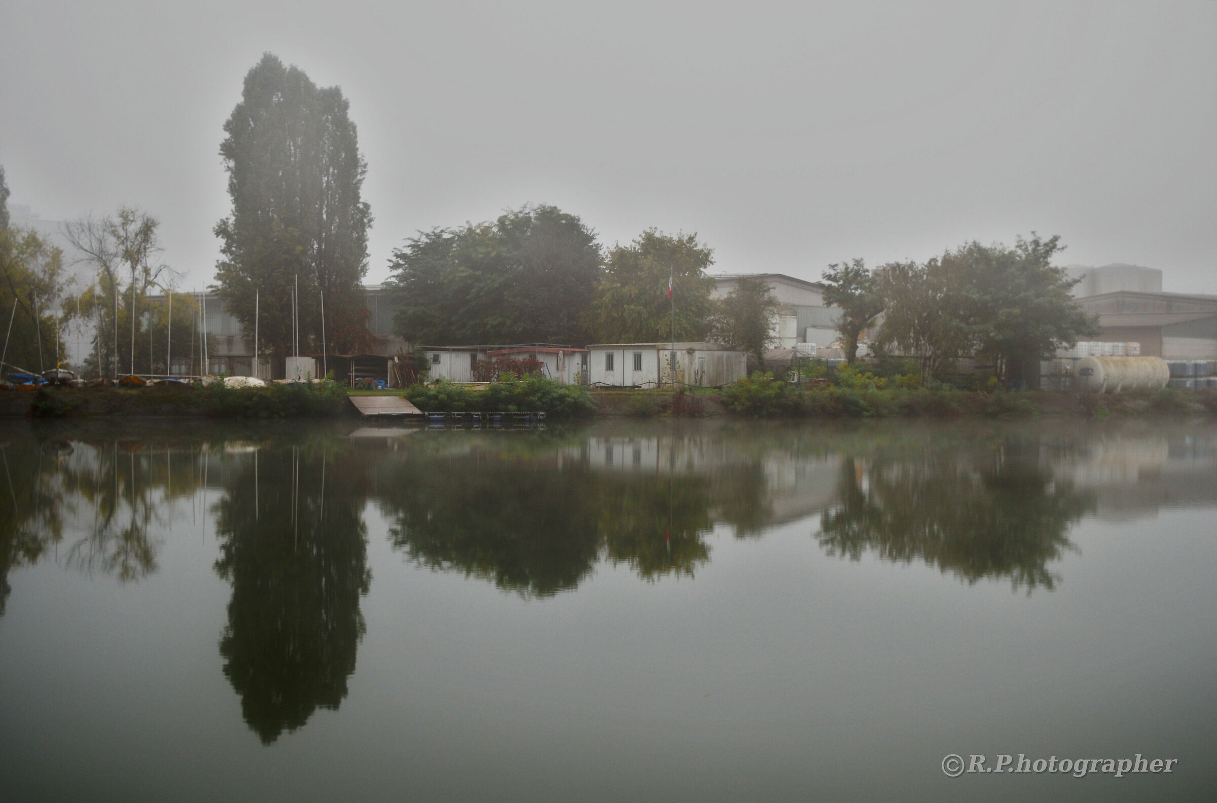 nebbia sul canale
