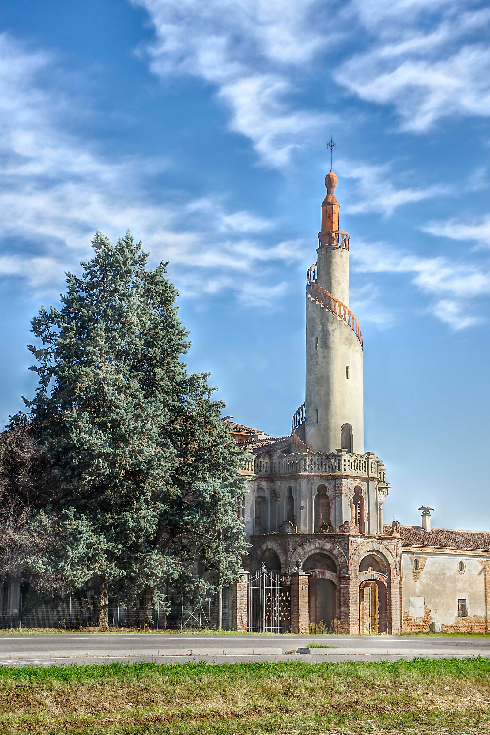 Cremona. Arabian villa