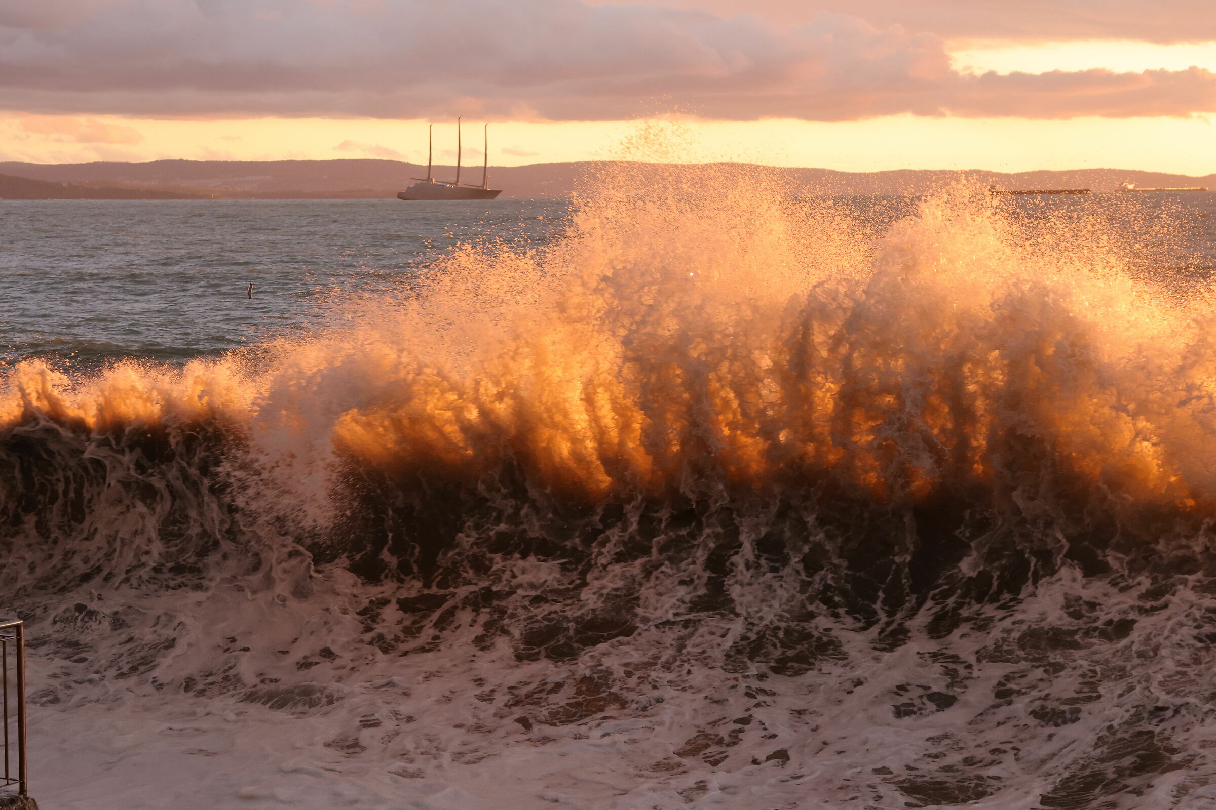 maredggiata a barcola trieste 31 ottobre 23