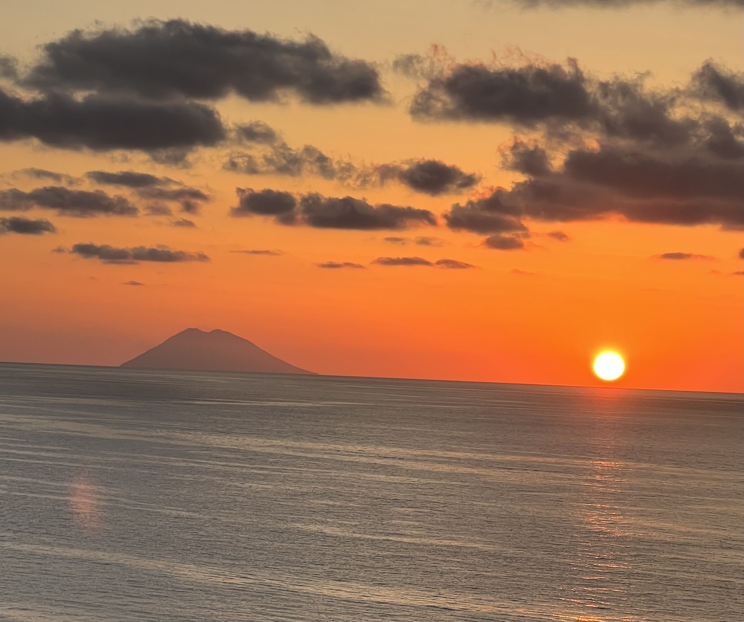 Tramonto su Stomboli