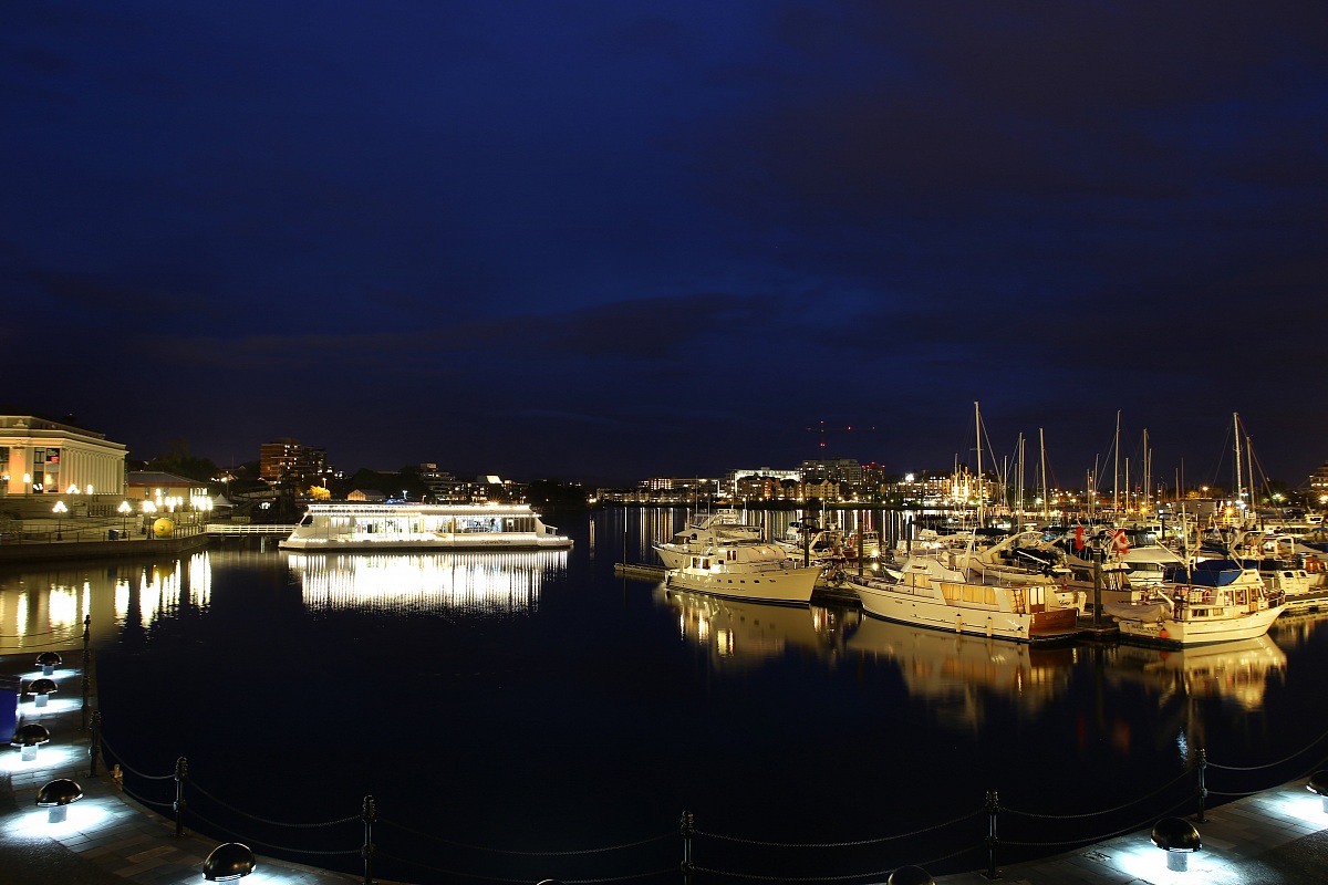Victoria bc harbor by night