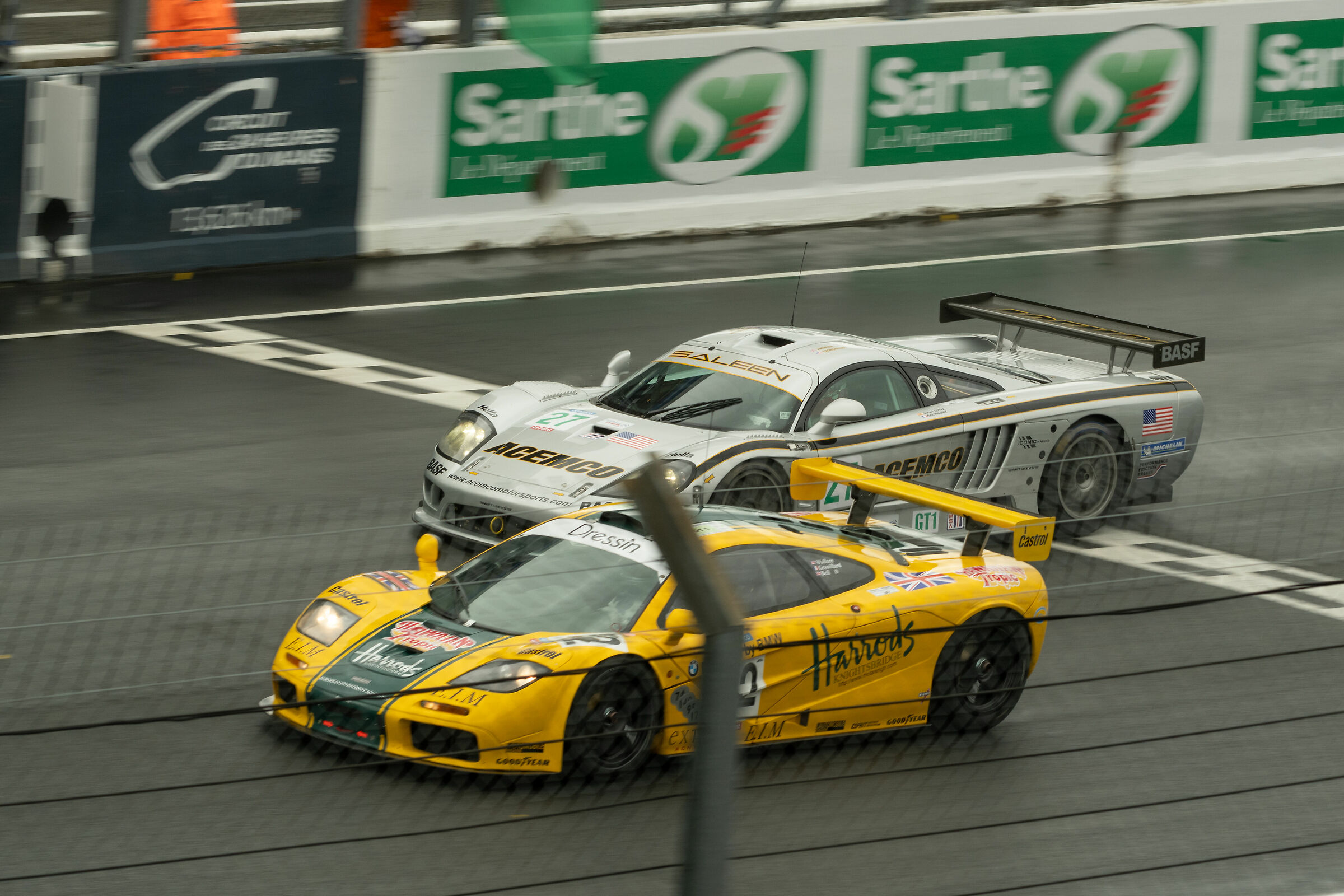 Gli anni '90 e i 2000 ci hanno regalato auto da sogno