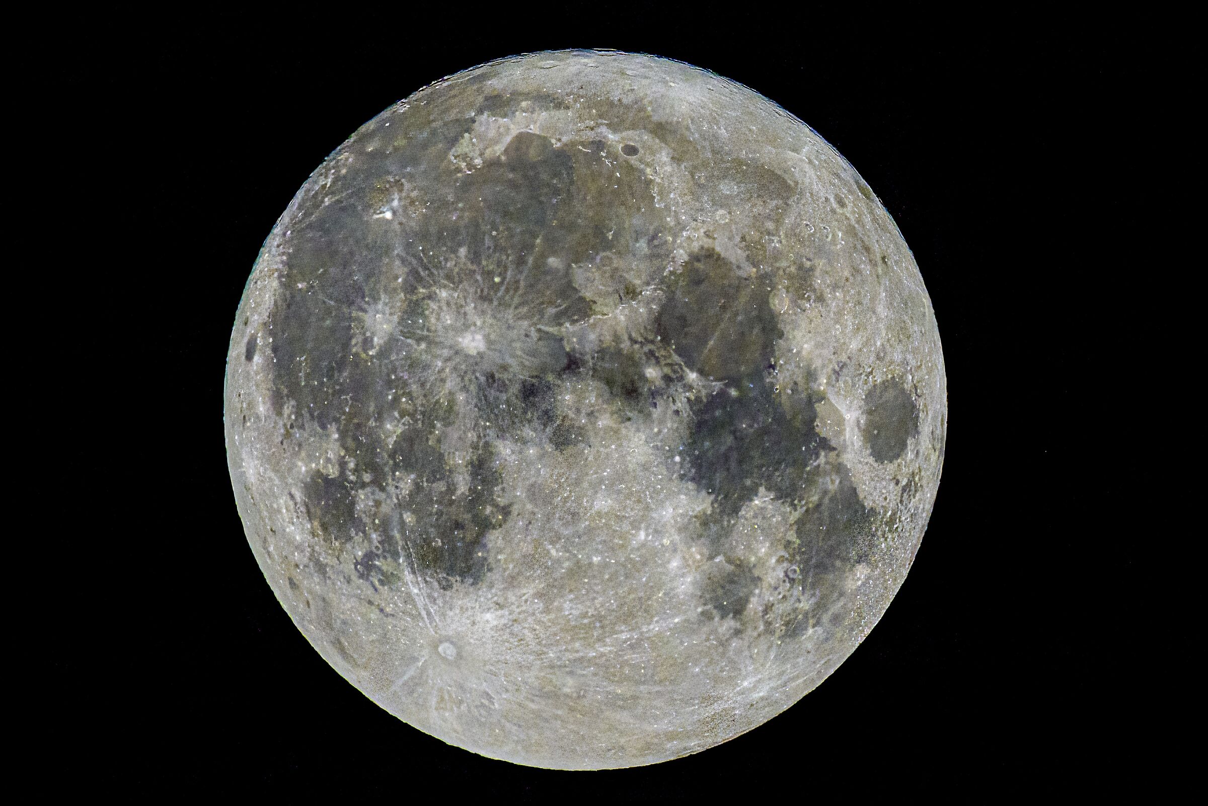 Full Moon on August 31