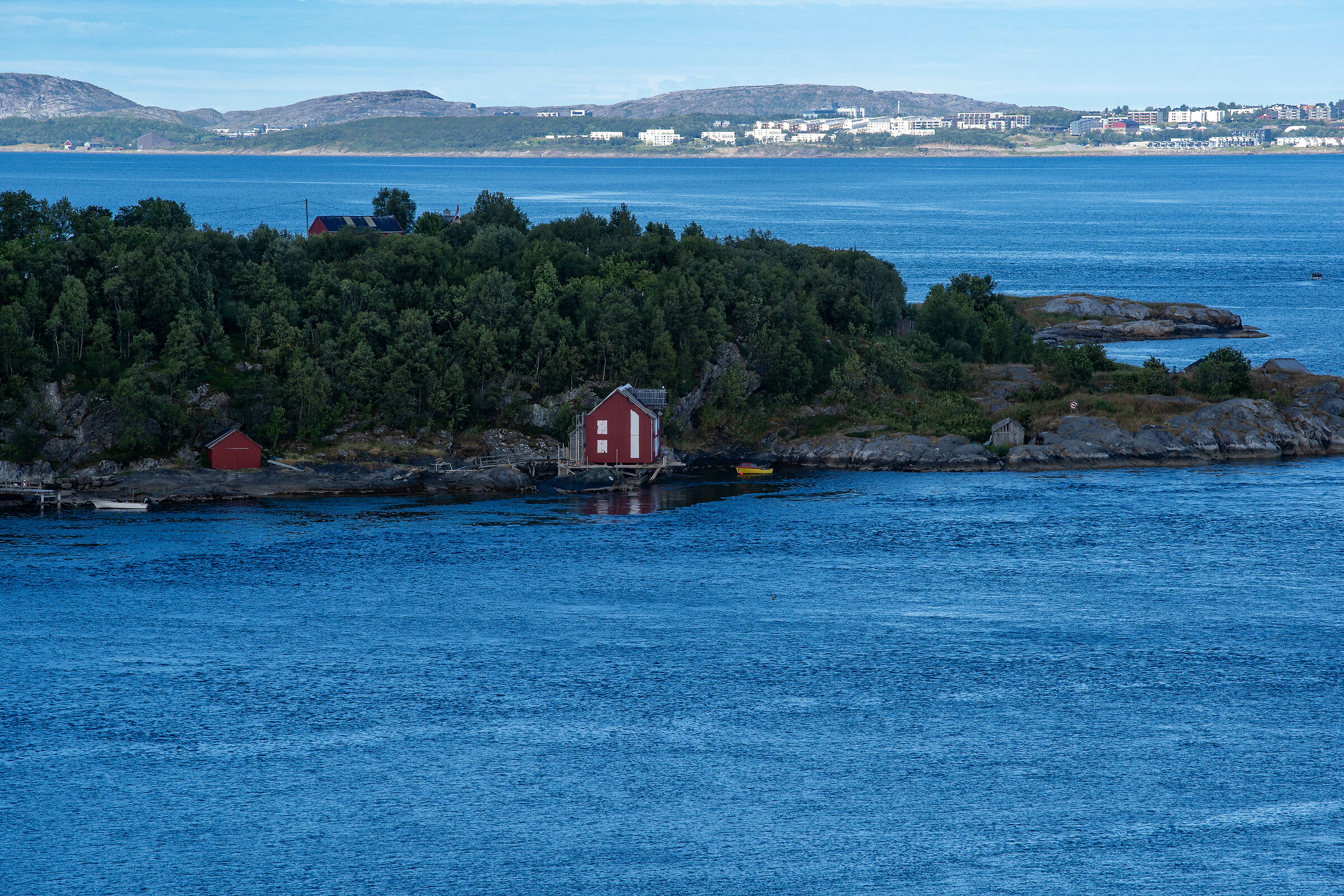 the coast towards Mosjøen